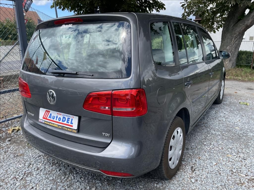 Volkswagen Touran, 1,6 TDi  Navigace,Climatronic - fotka 6