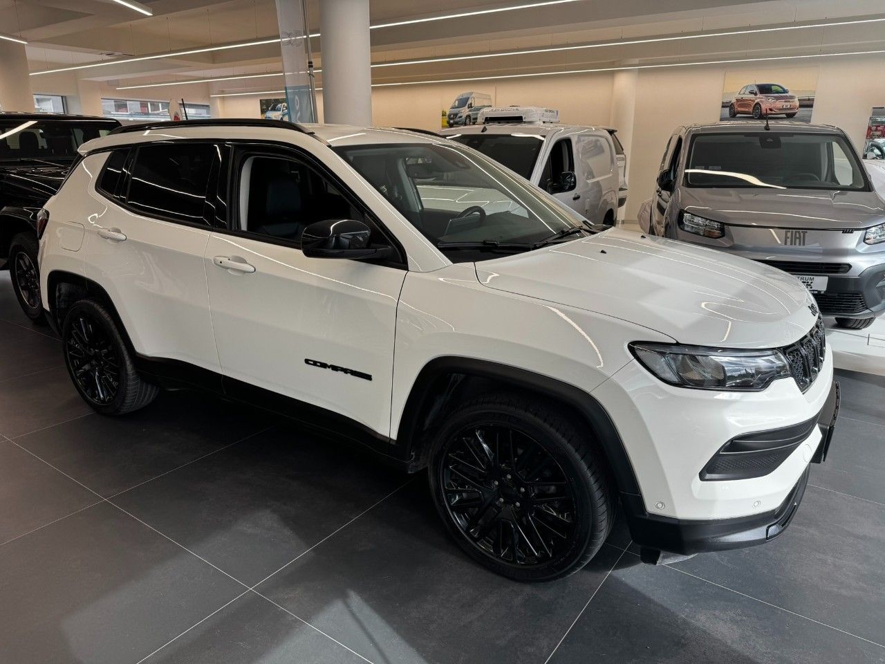 Jeep Compass, 1,3 GSE 130k man. Night Eagle - fotka 4