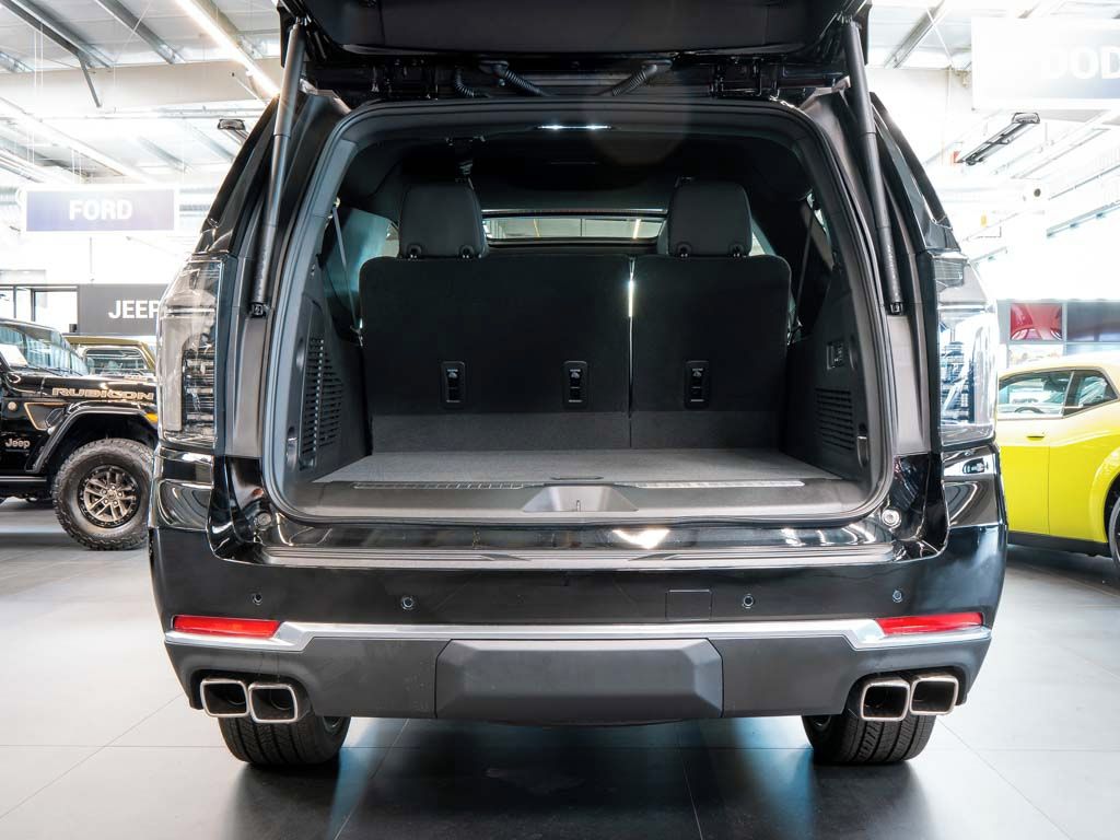 Chevrolet Suburban, 6.2 V8 High Country 24" alu - fotka 6