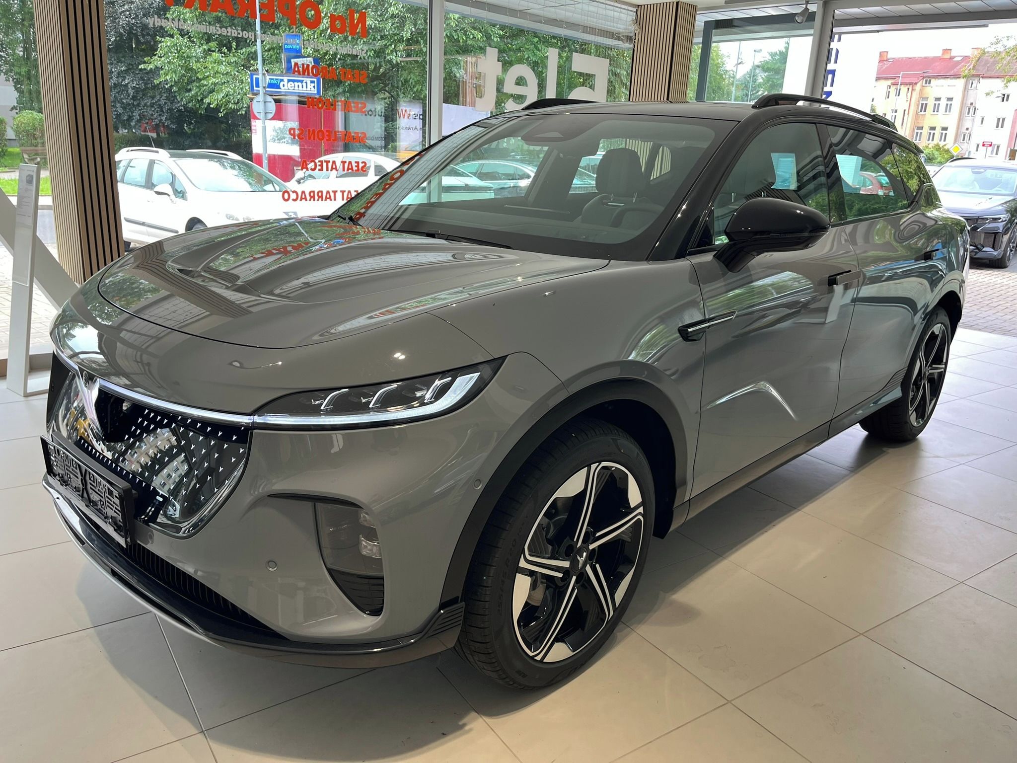 Voyah, Courage 4x4 320 kW - fotka 2