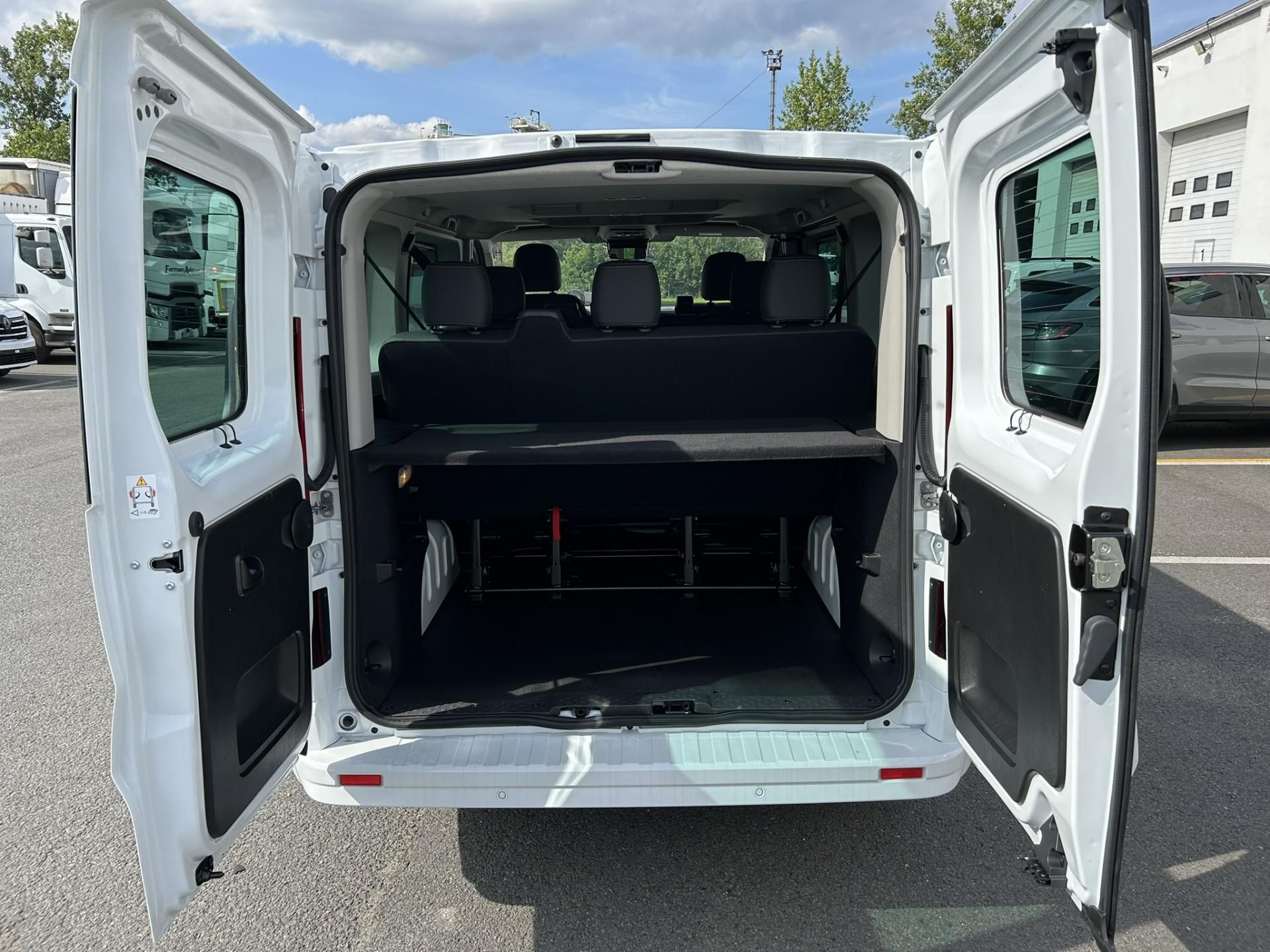Renault Trafic, COMBI L1H1 150k RED 9 míst - fotka 6