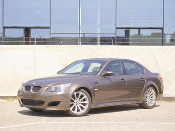 E60 5.0 V10 373kW