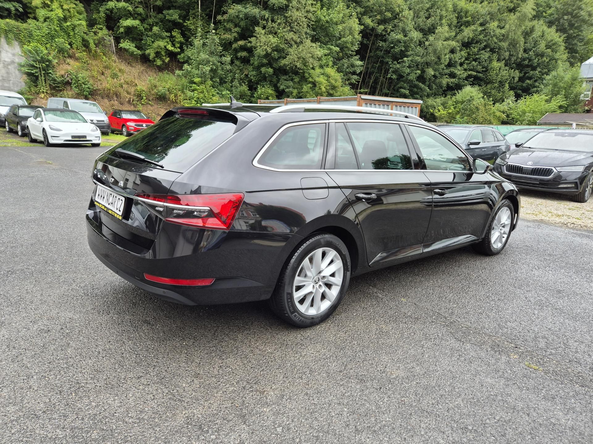 Škoda Superb, Combi 2,0TDi,DSG,110kw,17ALU - fotka 5