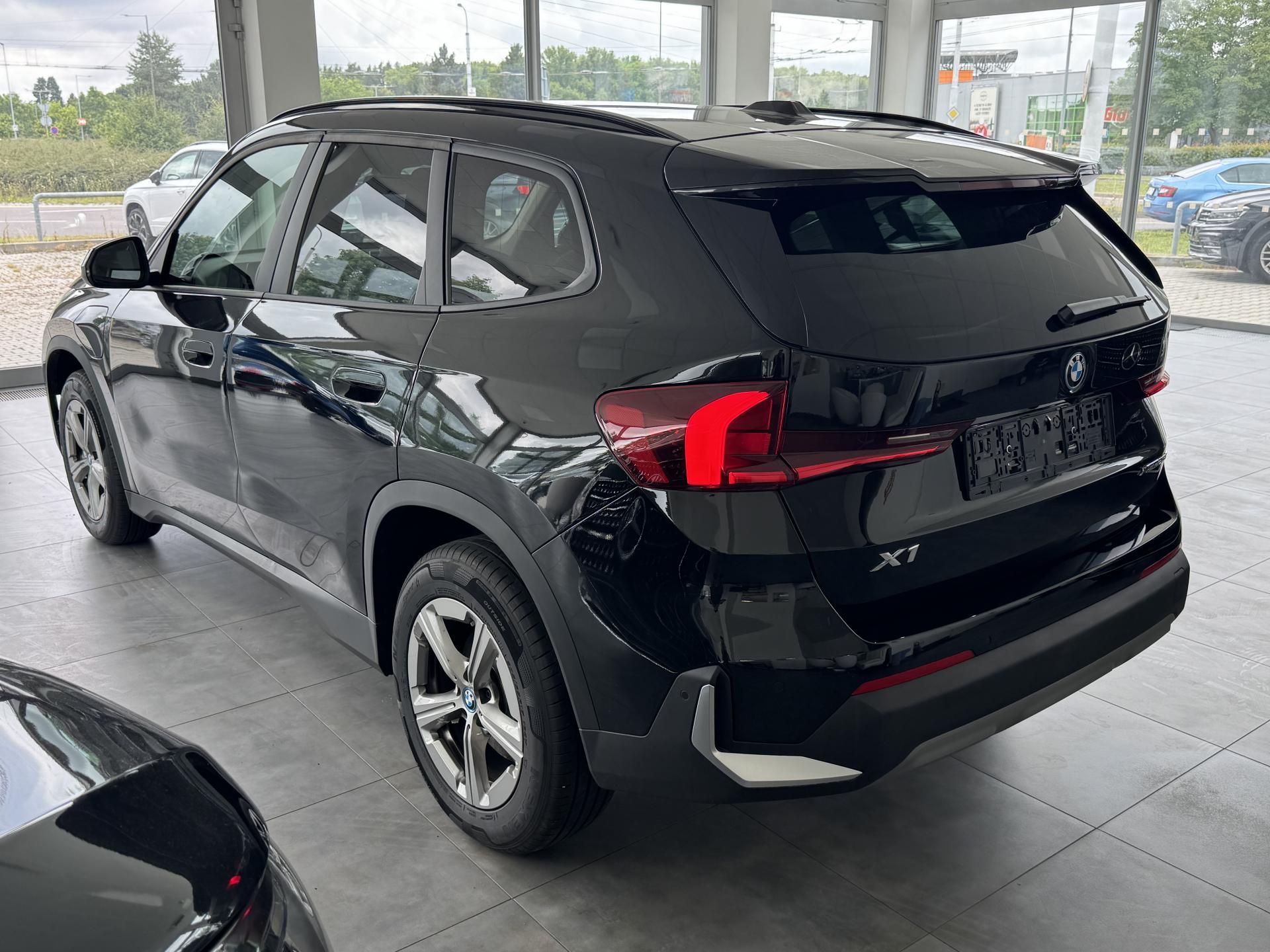 BMW X1, x1 xDrive 25e NAVI LED KAMERA - fotka 5