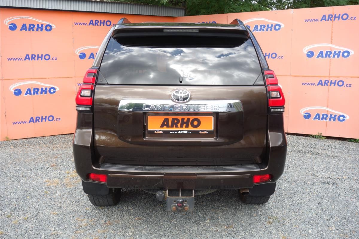 Toyota Land Cruiser, 2,8 D-4D, ČR, 1 MAJ., SERV.KN. - fotka 6