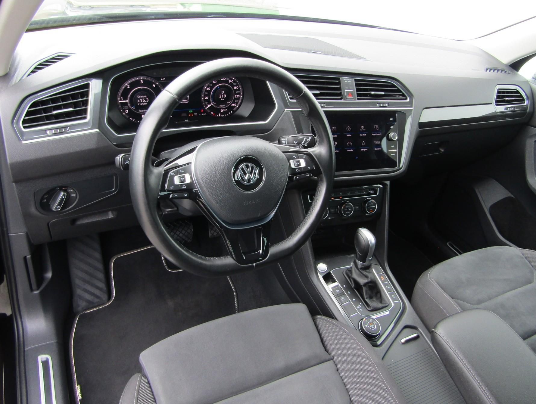 Volkswagen Tiguan, Highline 2.0 BiTDI DSG 4MOTION - fotka 5