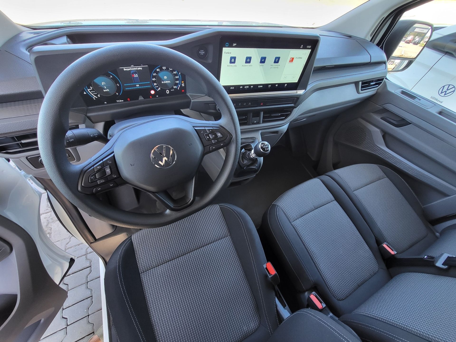 Volkswagen Transporter, Skříň 2,0 TDI DR 110 kW - fotka 5