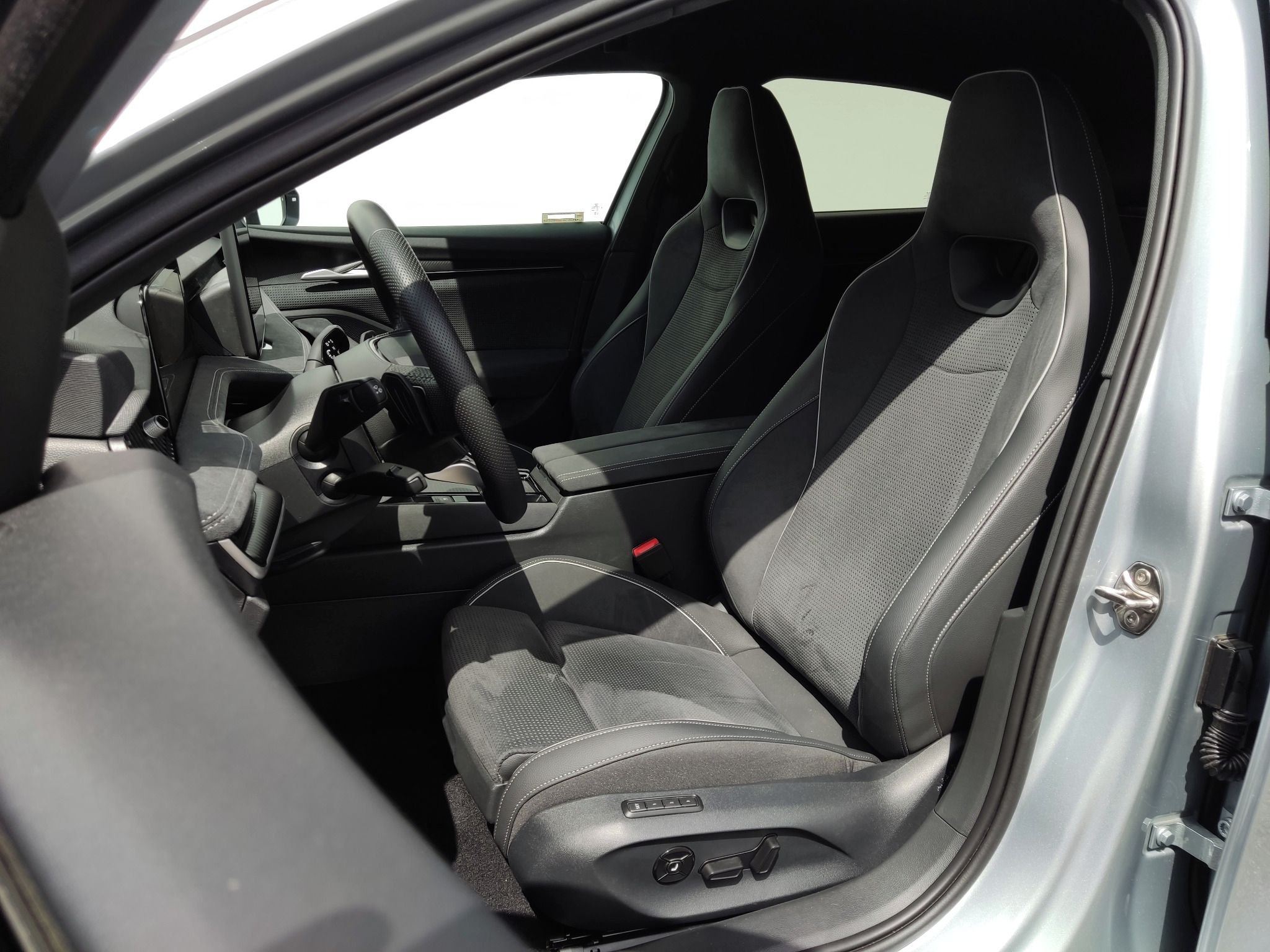 Škoda Superb, 2.0 TDI 142 kW 4x4 Sportline - fotka 6