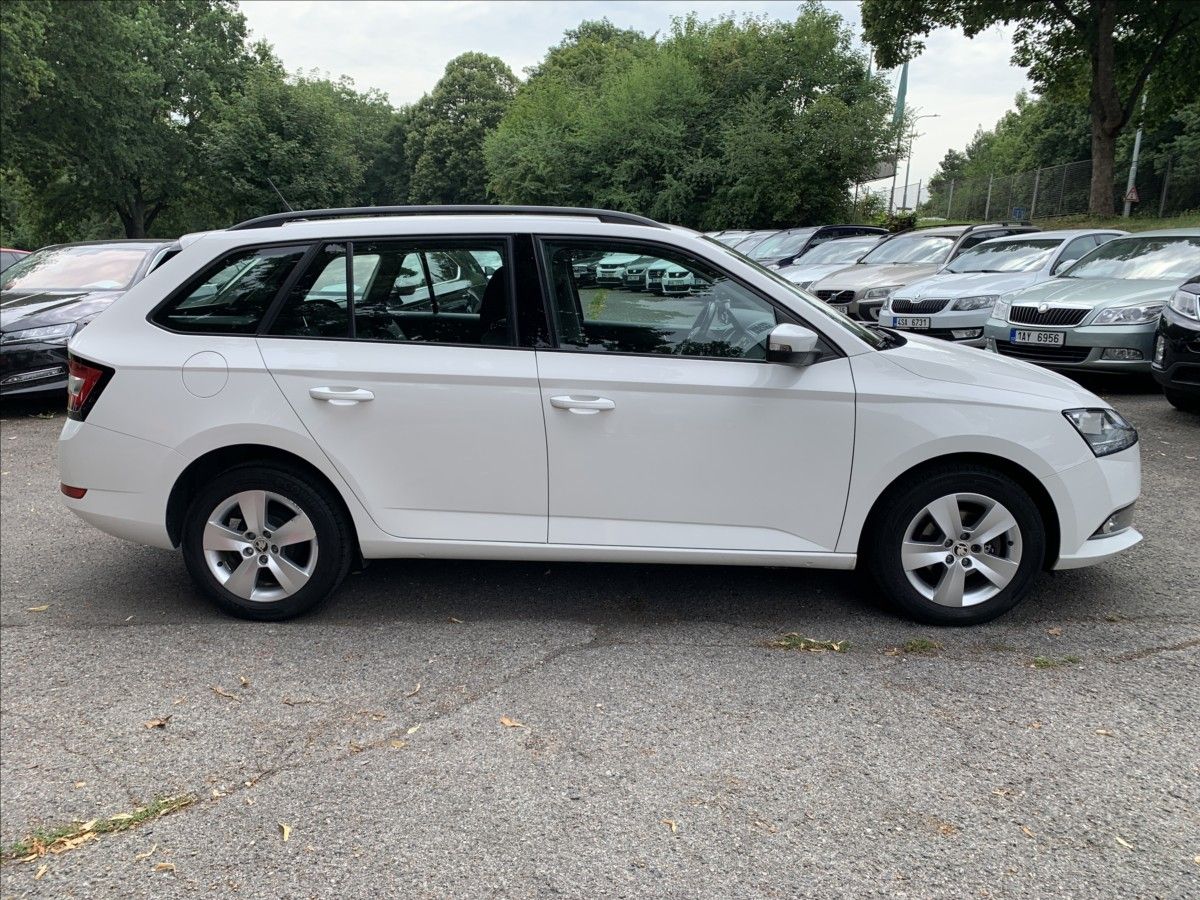 Škoda Fabia, 1,0 TSI AMB.,ČR,SERVISKA - fotka 4
