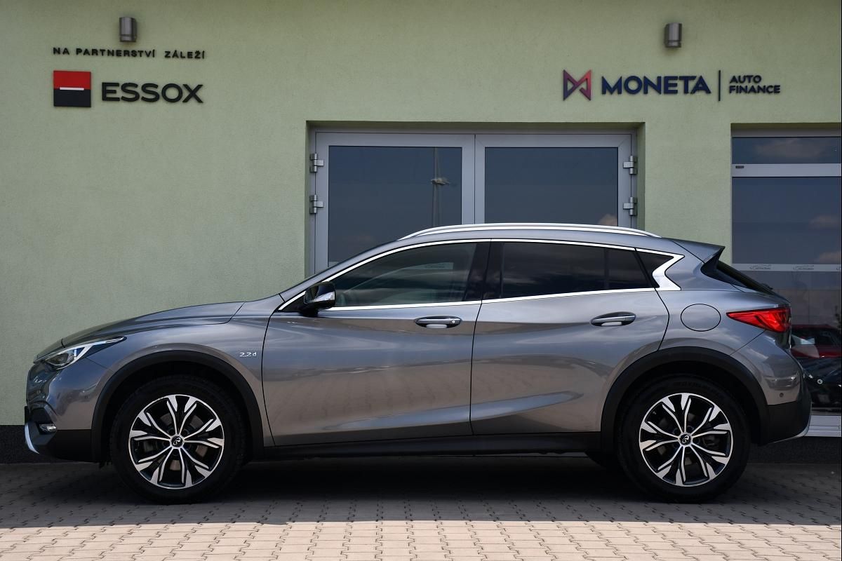 Infiniti QX30, 220 CDI 4MATIC PANO ACC - fotka 2