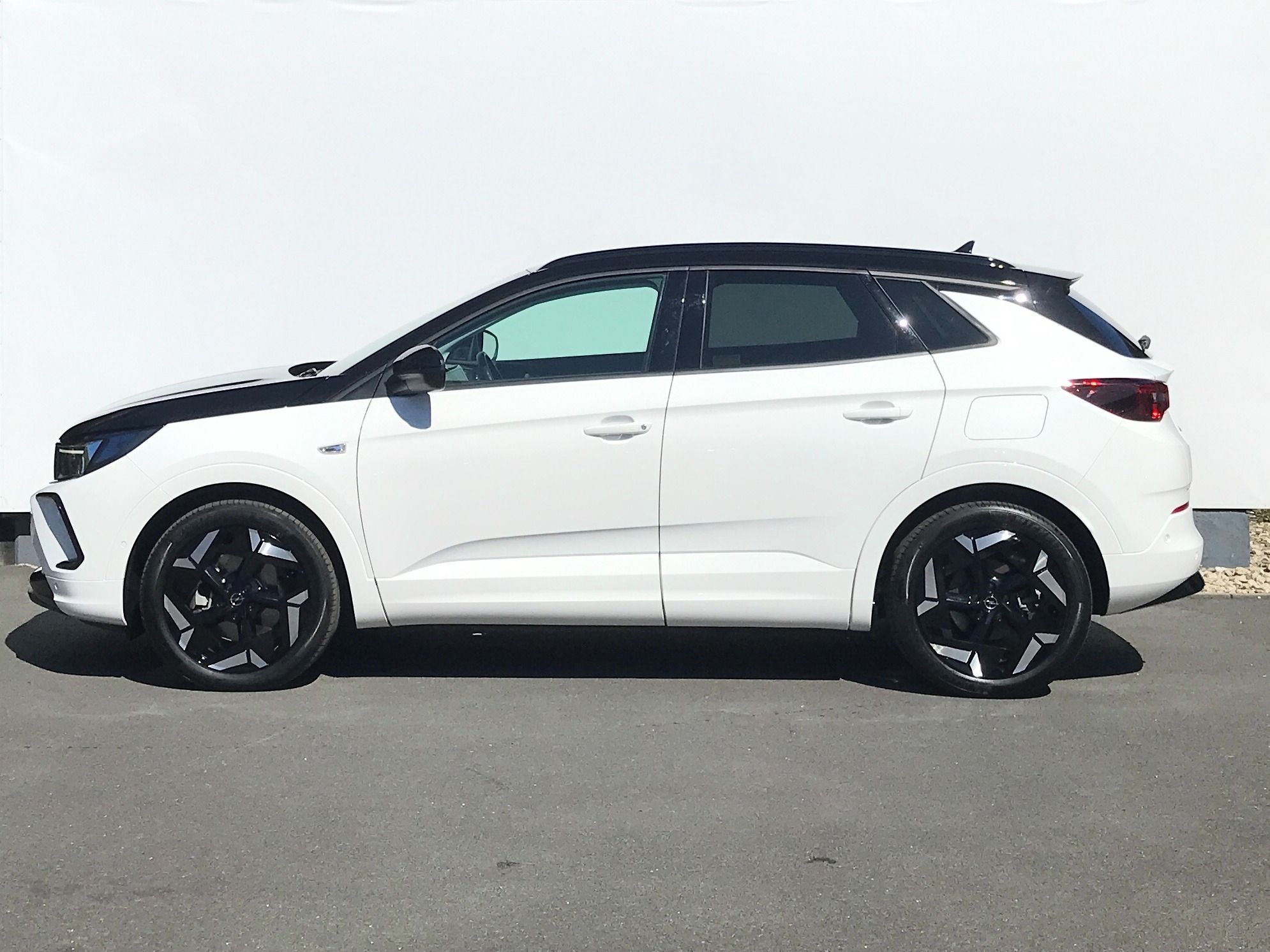 Opel Grandland X, 4x4 8°AUT 221kW GSe+FSD - fotka 3