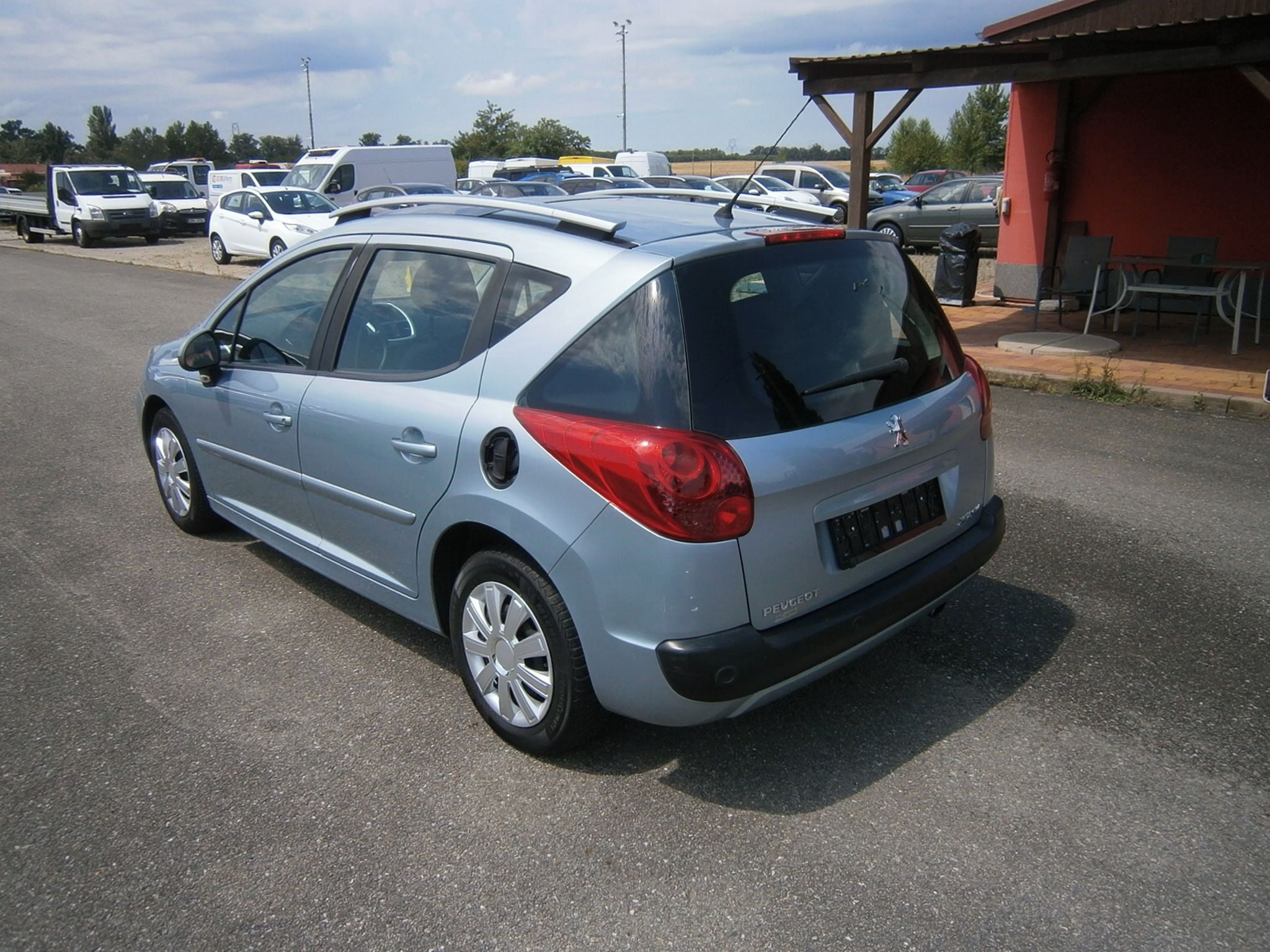 Peugeot 207, 1,4i, 70kW, serviska - fotka 6