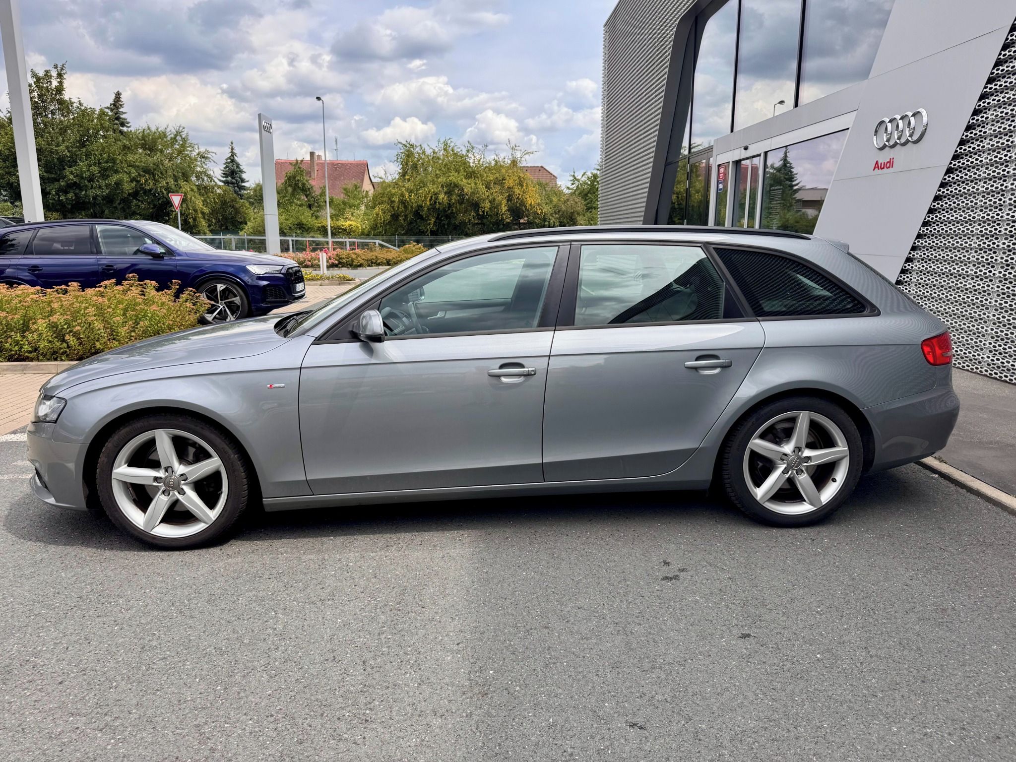Audi A4 Avant, 2.0 TDI 3xS line Sportpaket!!! - fotka 6