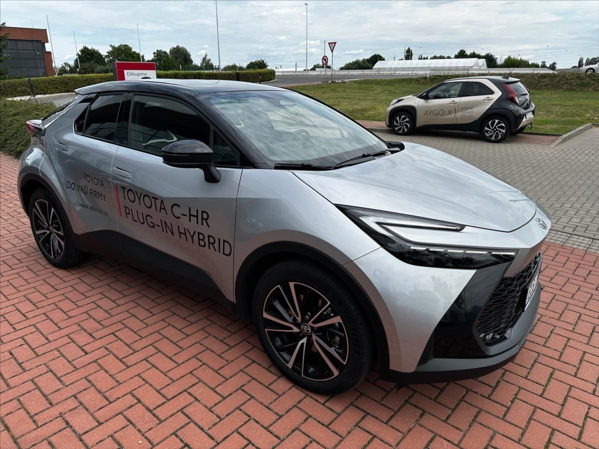 Toyota C-HR, 2,0 PHEV  Executive - fotka 2