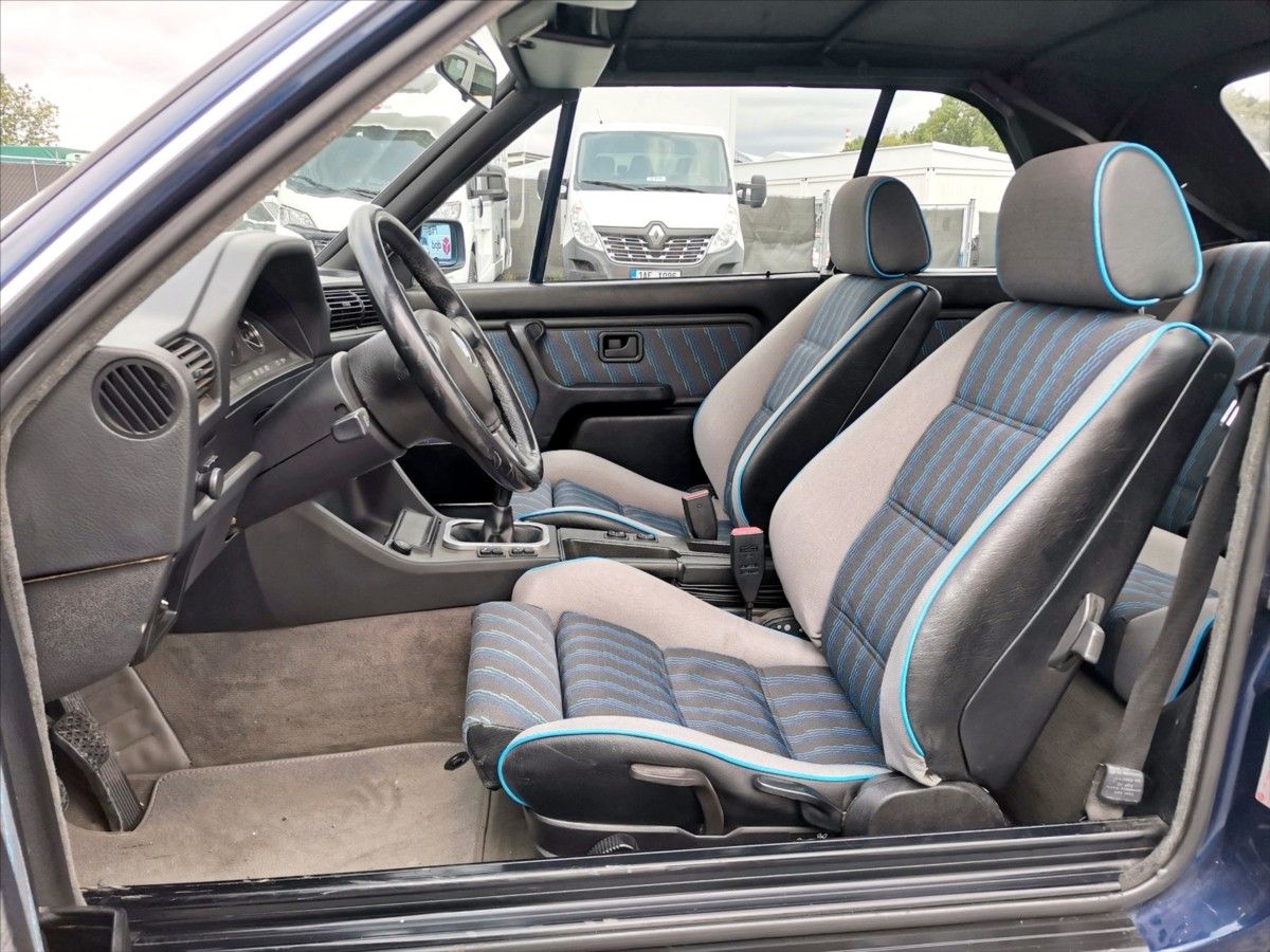 BMW Řada 3, E30 318i Cabrio+Hardtop/ TOP! - fotka 6