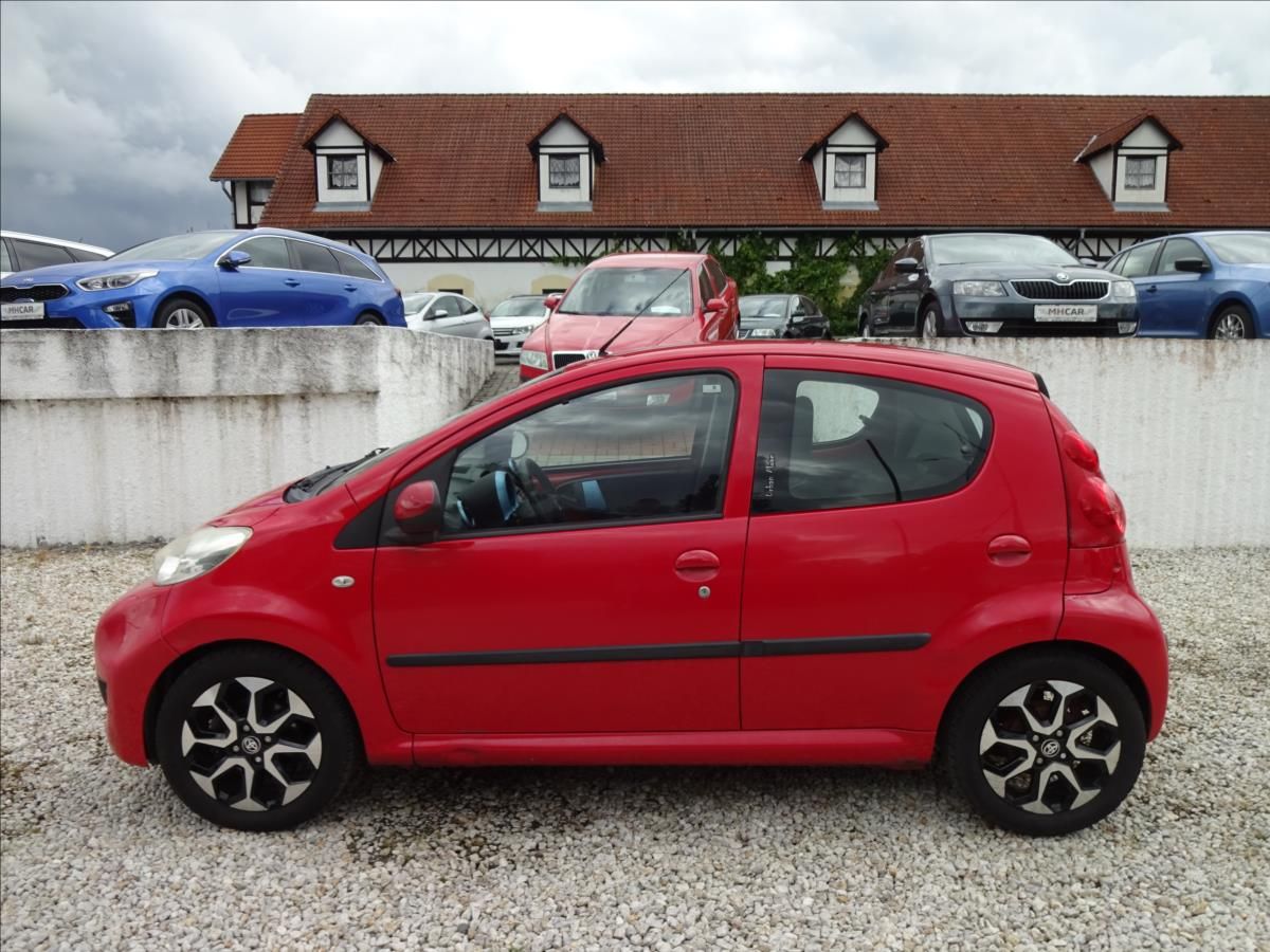 Peugeot 107, 1.0i 50 kW - fotka 4