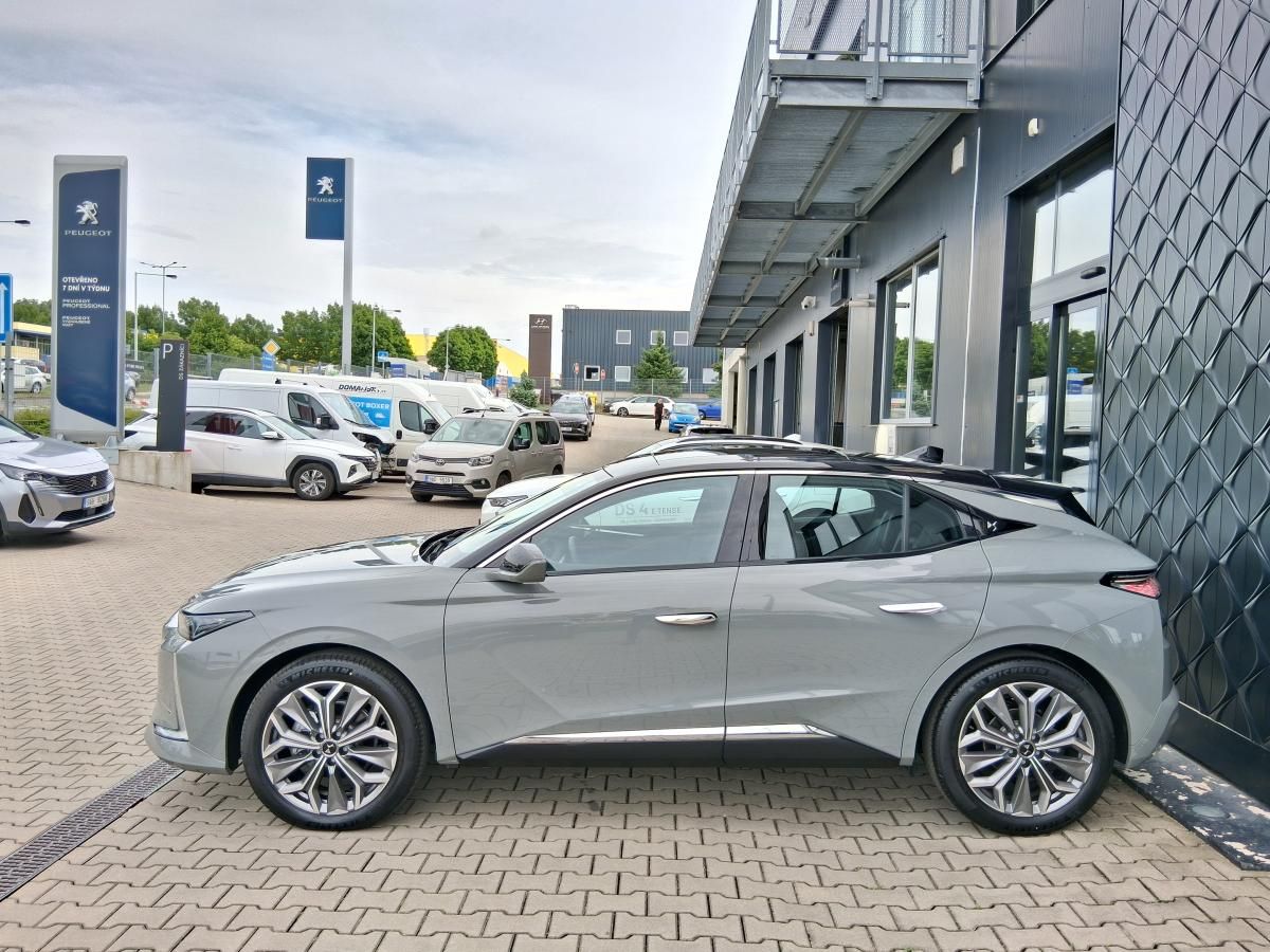 DS 4, TROCADERO 1.2 PURETECH 96 kW - fotka 4