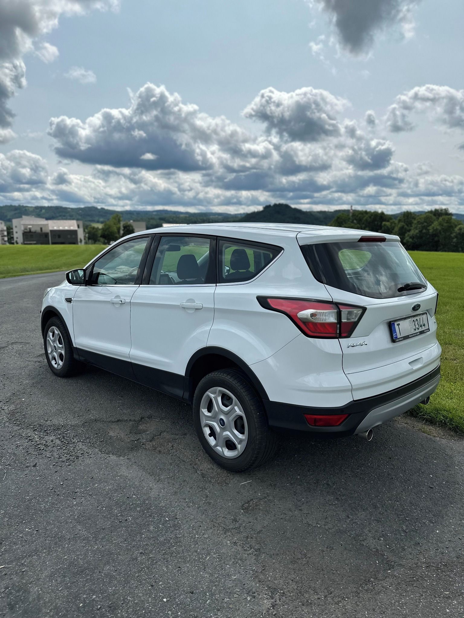 Ford Kuga, 4x4 DPH AUTOMAT - fotka 4