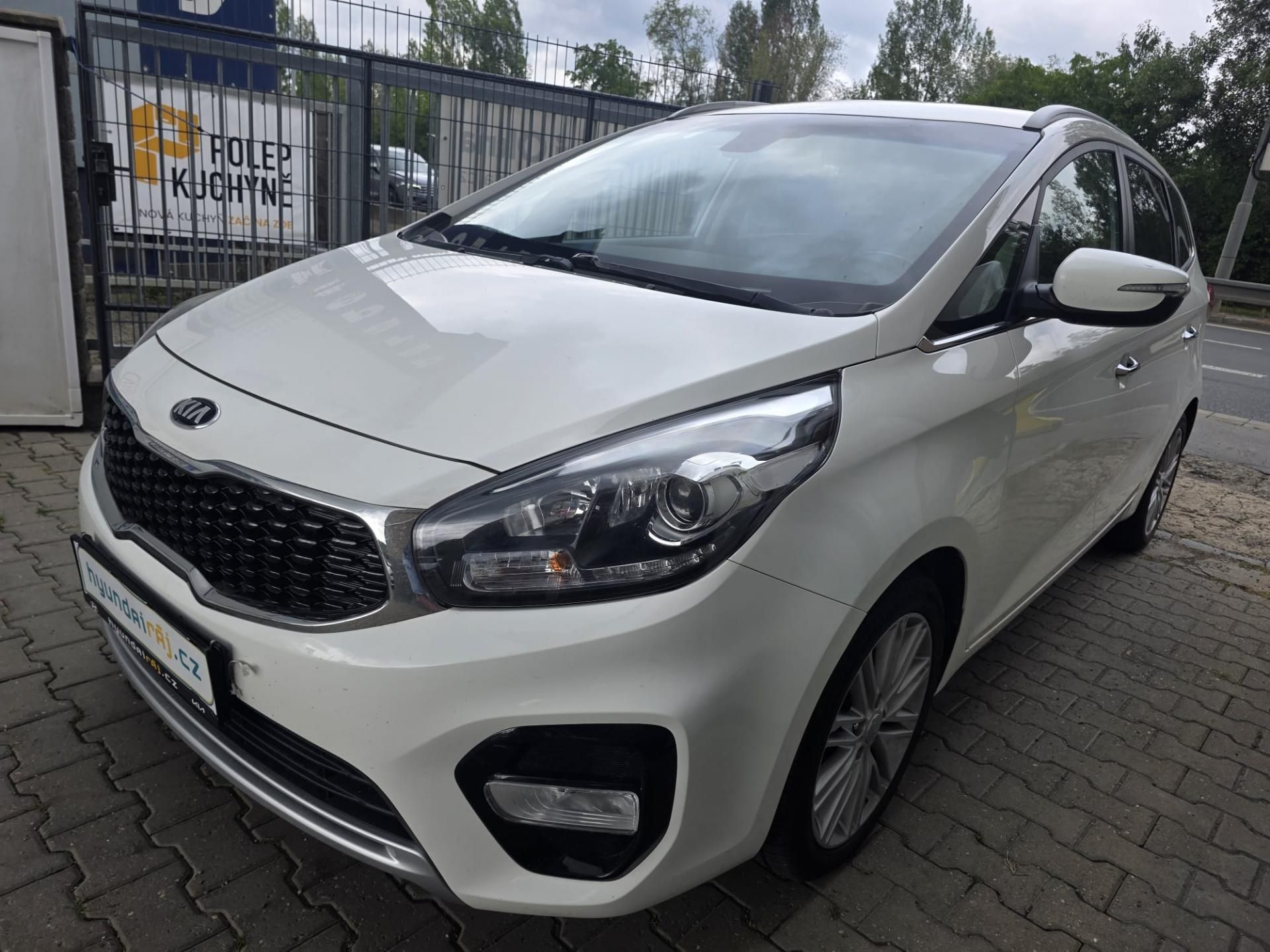 Kia Carens, 1.7 - 1. MAJ - 7 MÍST - fotka 3