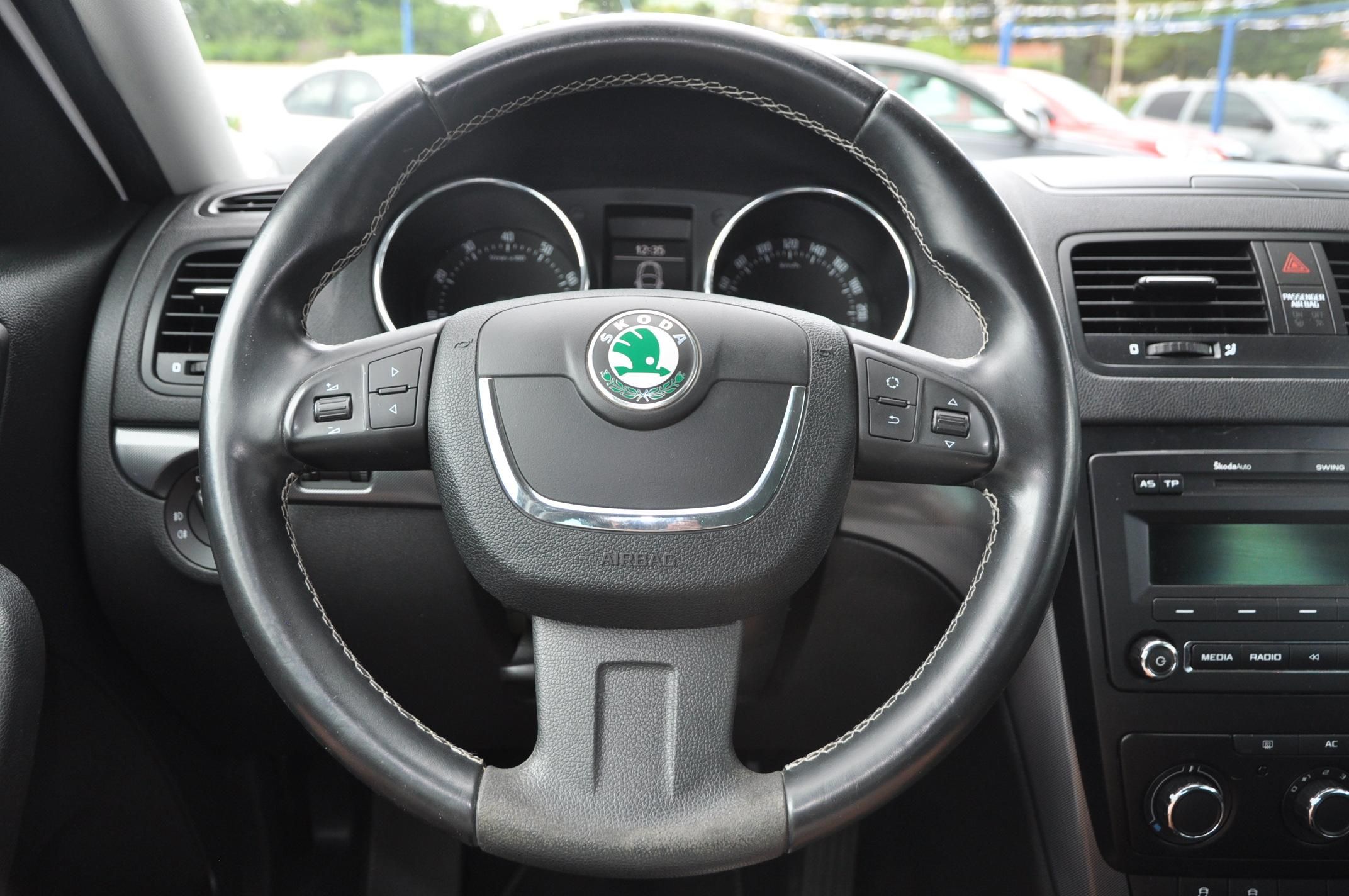 Škoda Yeti, 1.4TSi 90kW Ambiente ADVENTURE - fotka 6