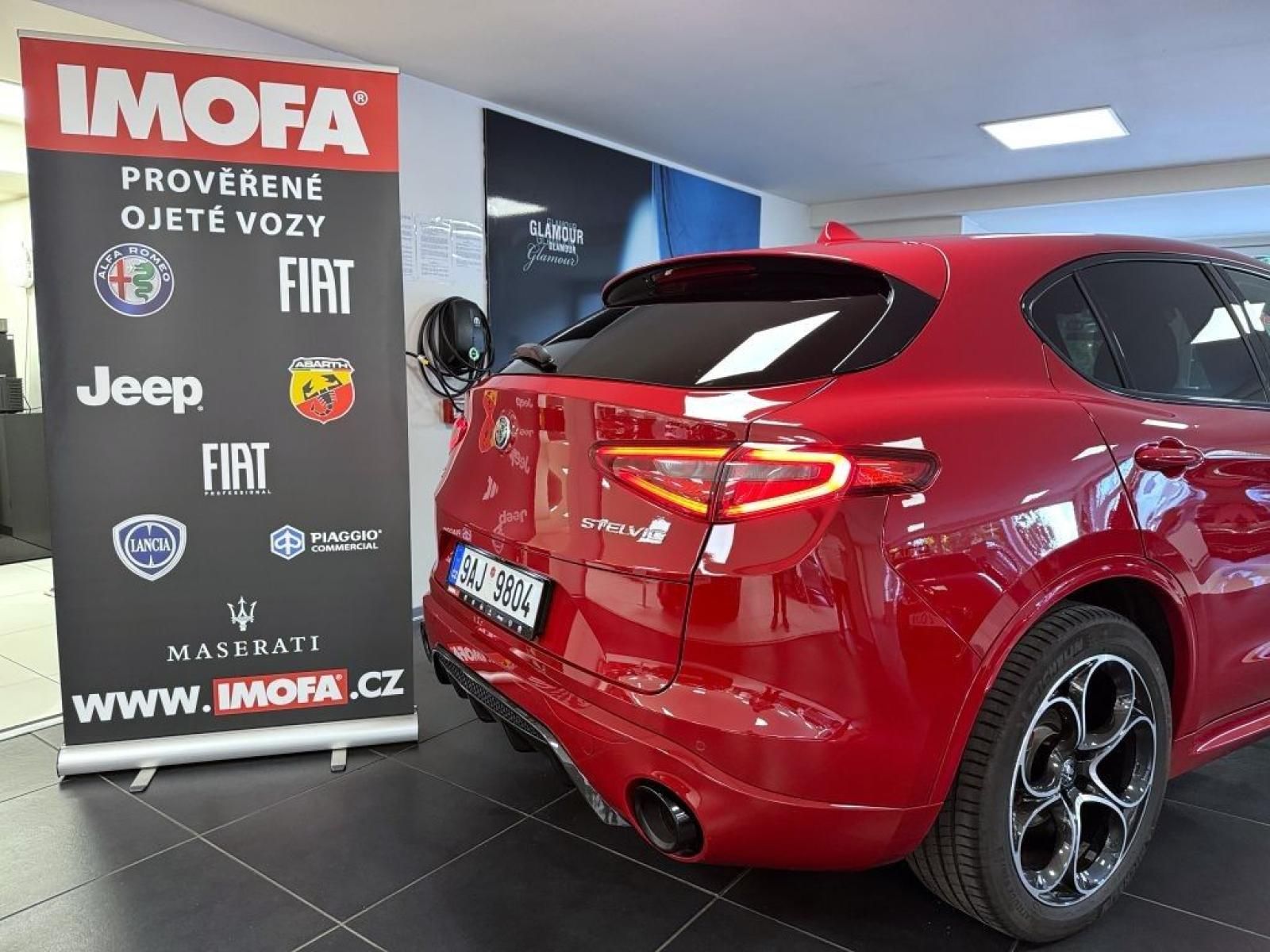 Alfa Romeo Stelvio, 2.2 JTDm 210k AT8 ZF Q4 4x4 - fotka 5