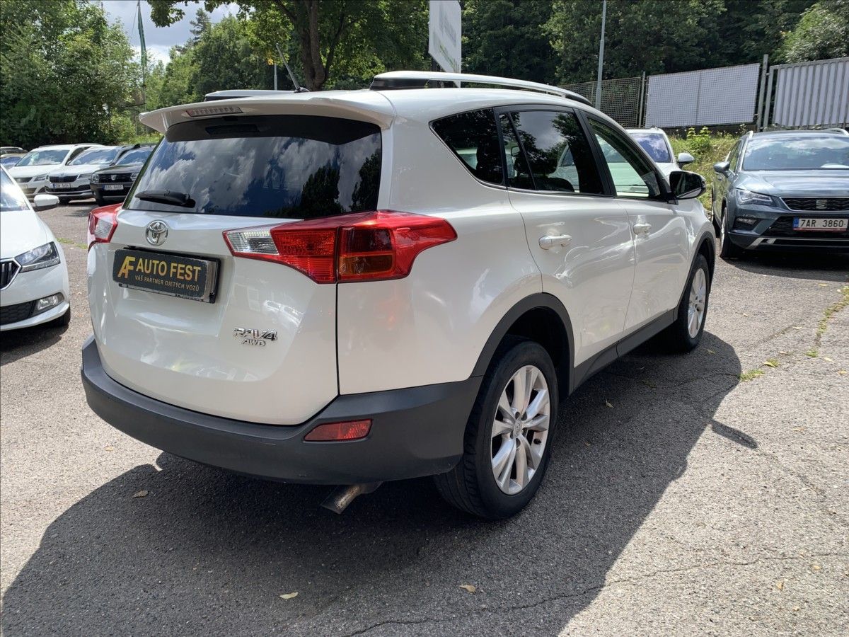 Toyota Rav4, 2,2 D-4D AWD,ČR - fotka 5
