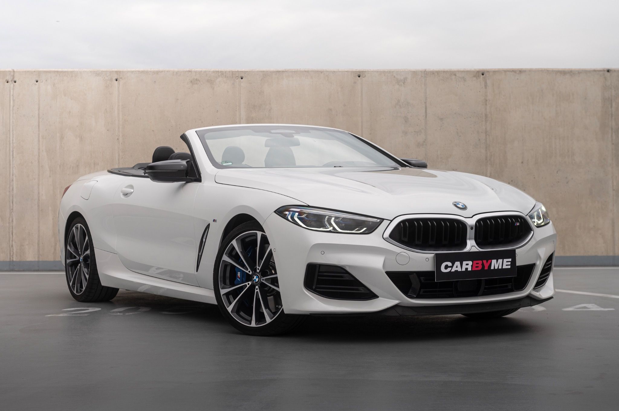 BMW Řada 8, M850i xDrive Cabrio Zár. 2027 - fotka 3