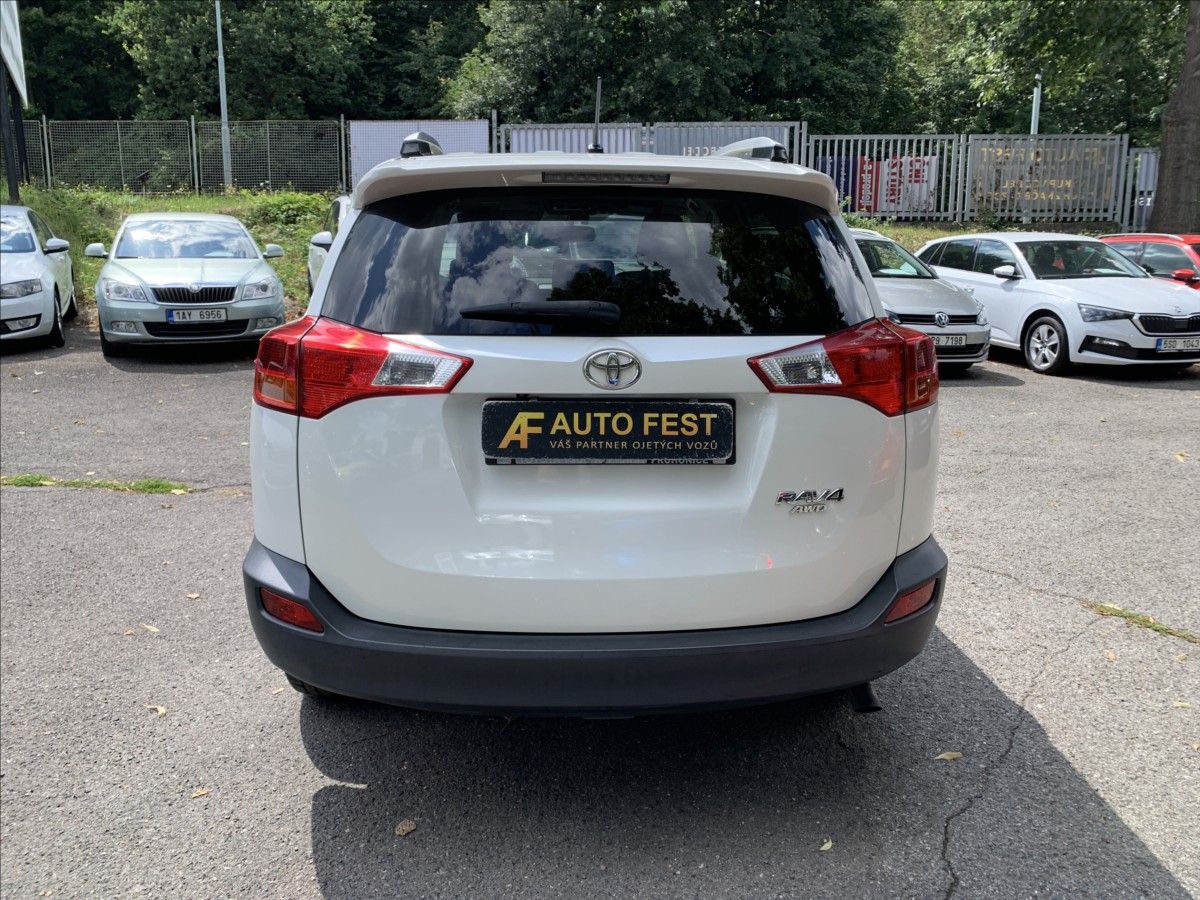 Toyota Rav4, 2,2 D-4D AWD,ČR - fotka 6