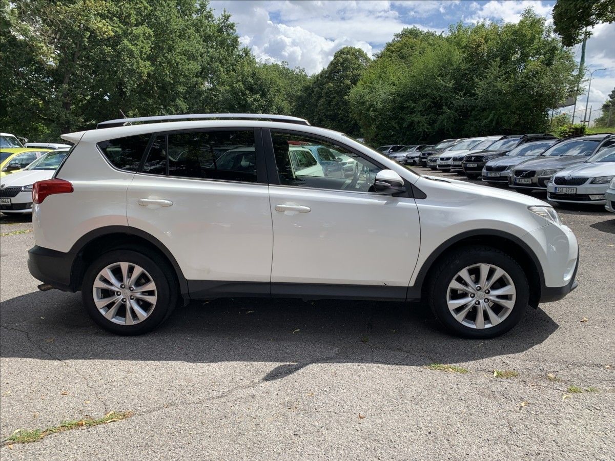 Toyota Rav4, 2,2 D-4D AWD,ČR - fotka 4