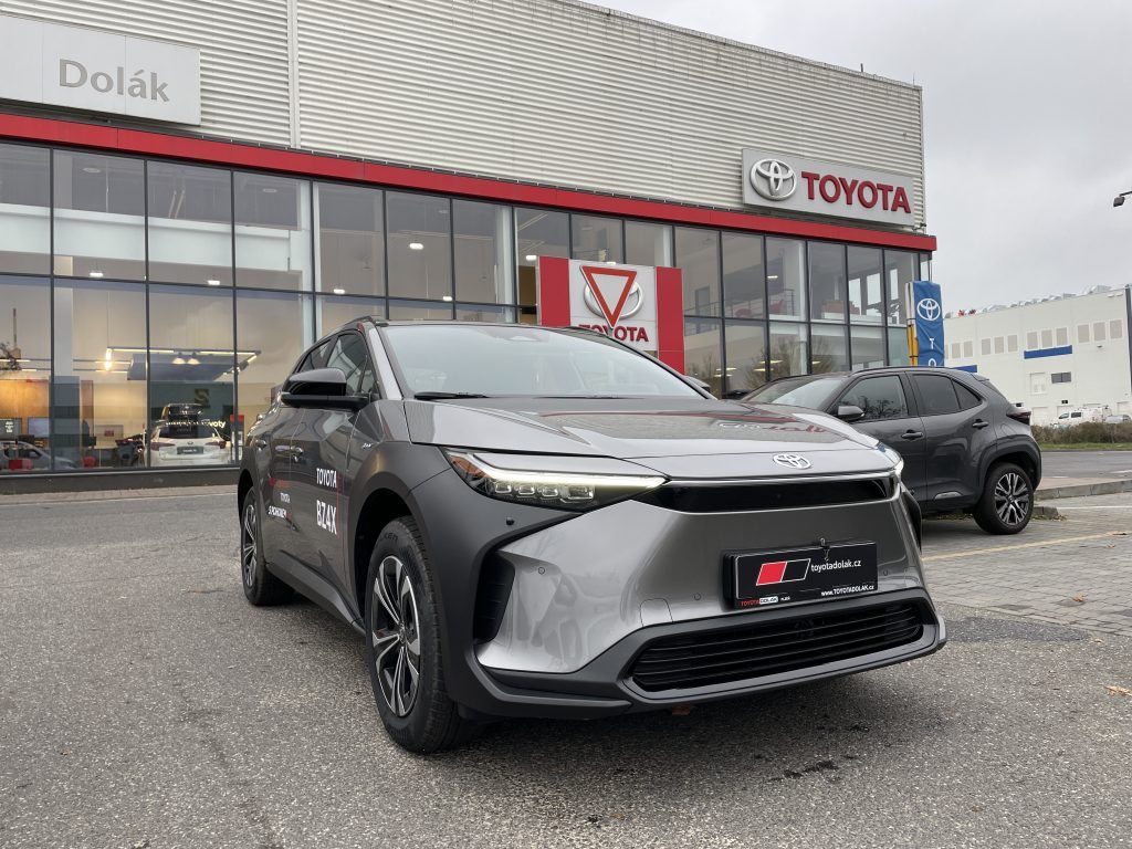Toyota bZ4X, Electric 2x4 150kW 204k