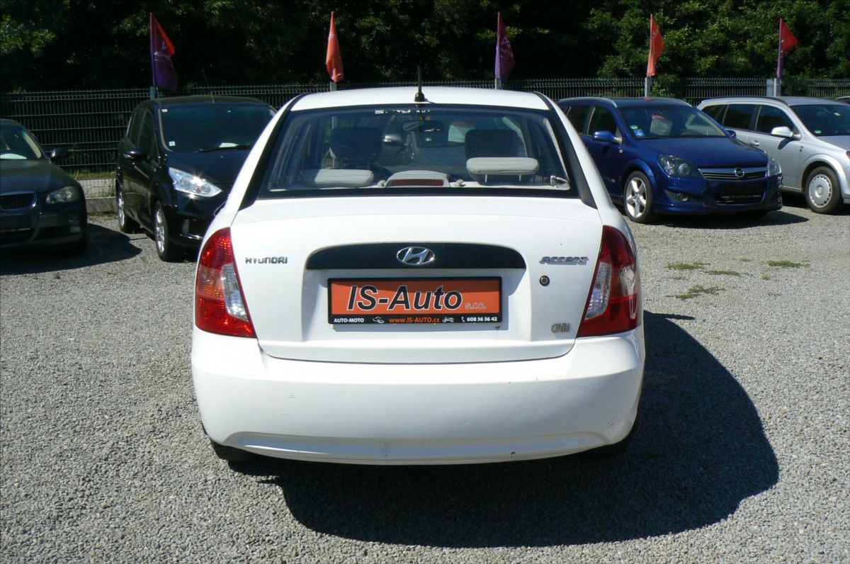 Hyundai Accent, 1,5 CRDi - fotka 6