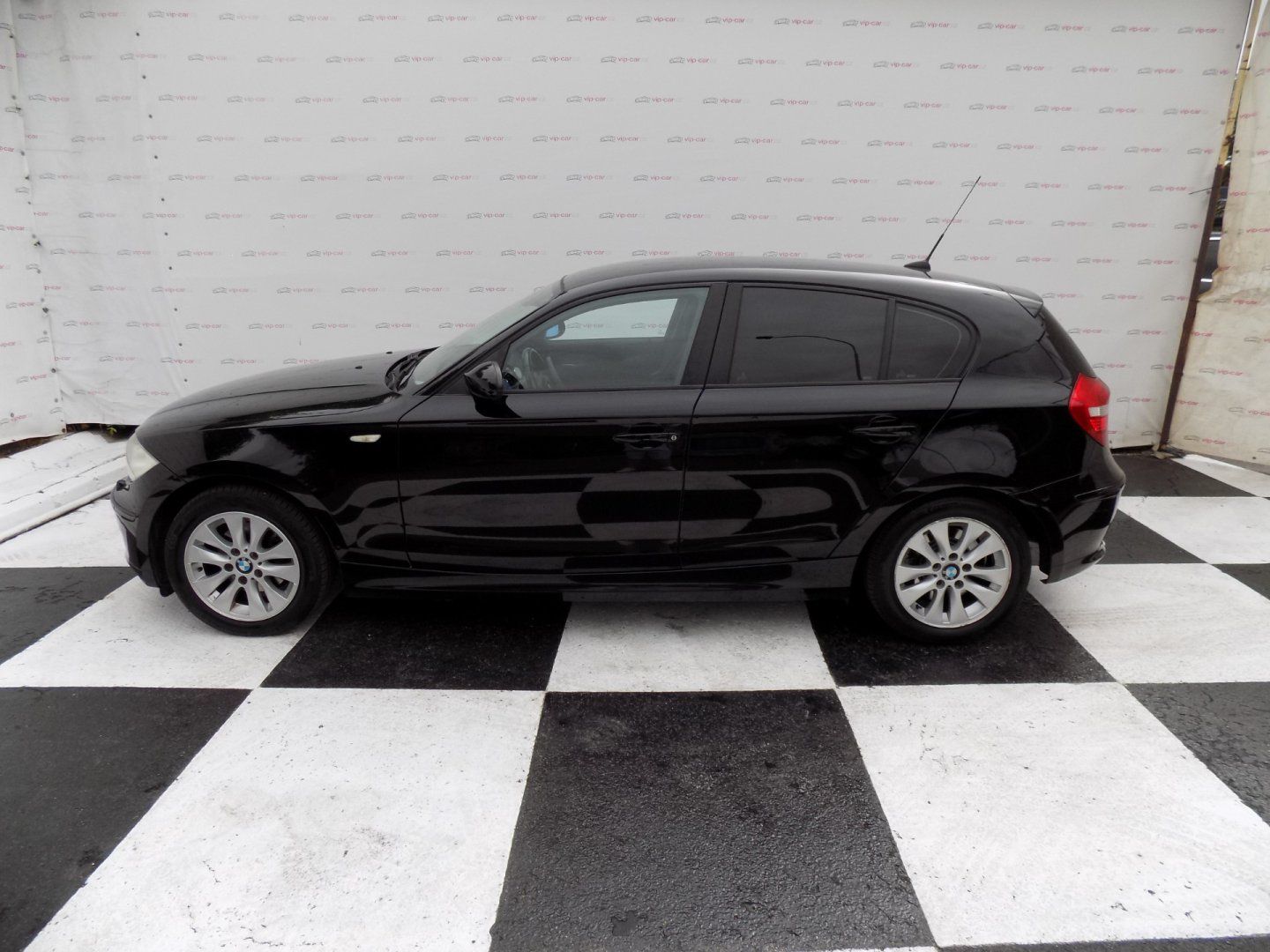 BMW Řada 1, 118d/Bi-xenon/AT/ - fotka 2