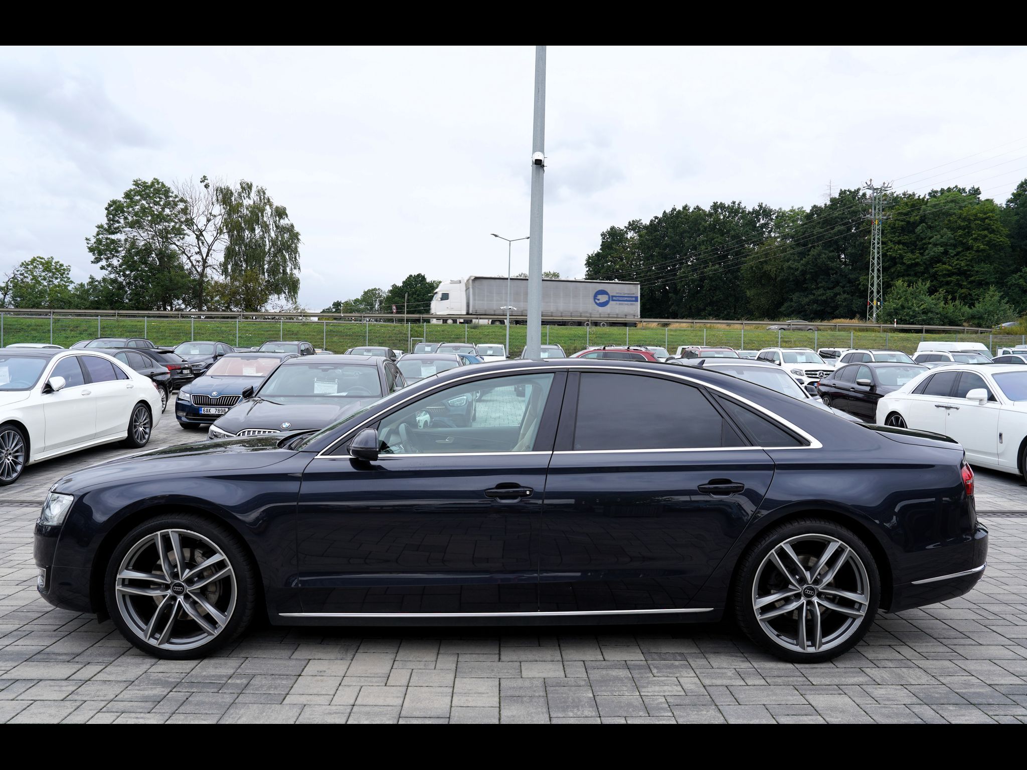 Audi A8, 3.0 TDI Quattro/Tiptr./Led/21" - fotka 3