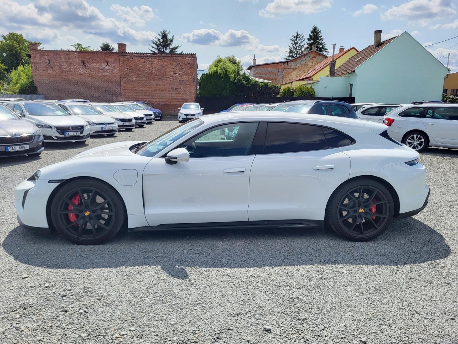 Porsche Taycan, GTS 440kW 4S Electric - NOVÉ - fotka 2