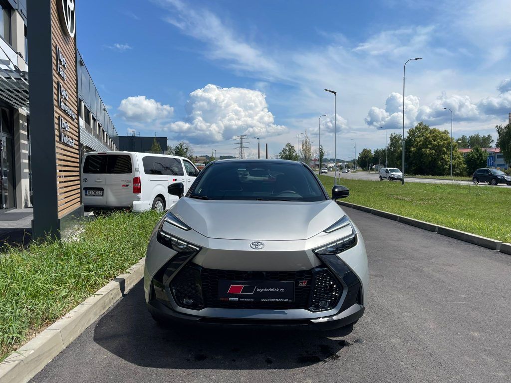 Toyota C-HR, 2.0 Hybrid 4x4 GR Sport Premie - fotka 2