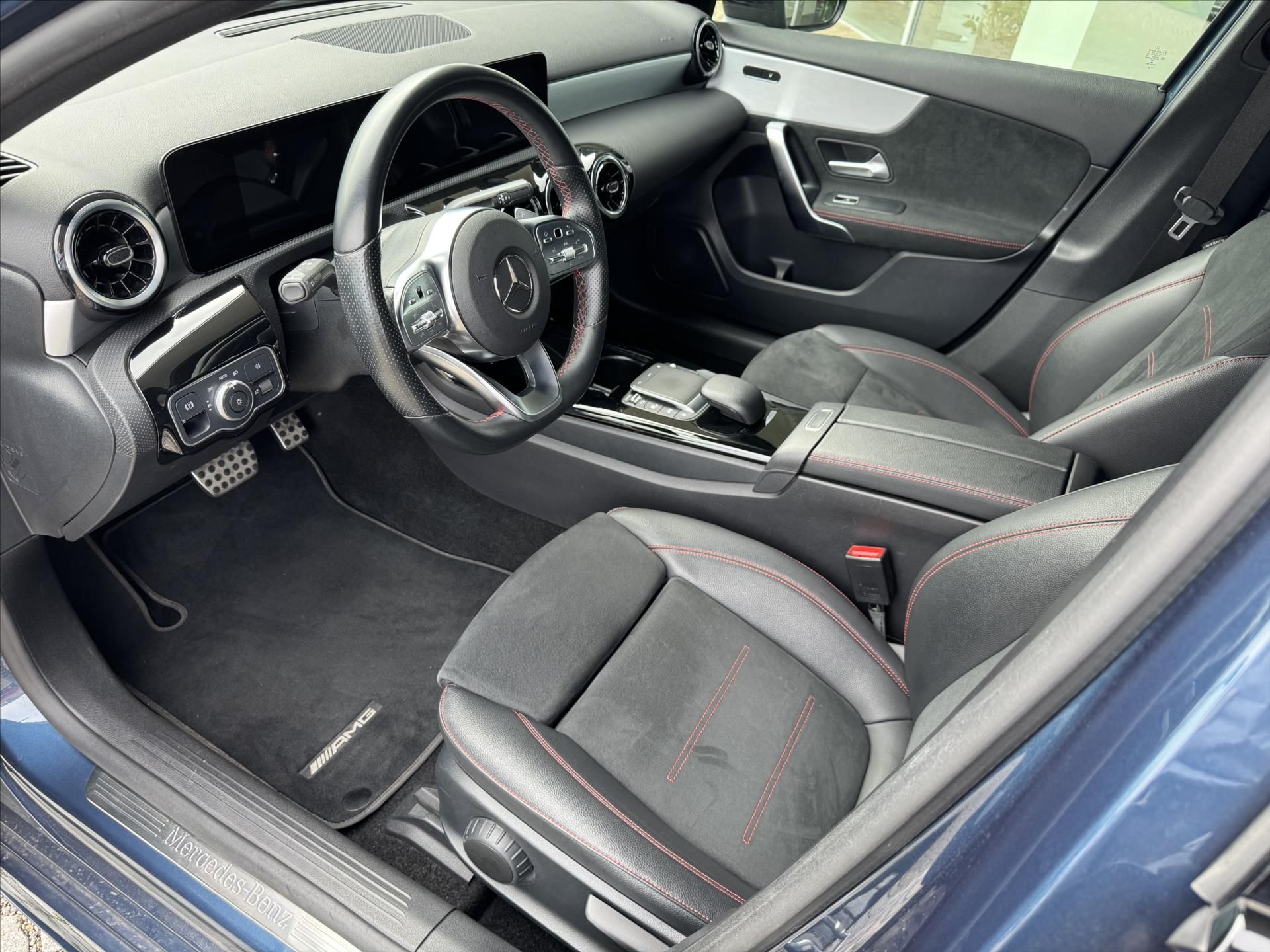 Mercedes-Benz Třídy A, A 200 4MATIC L*AMG - fotka 5