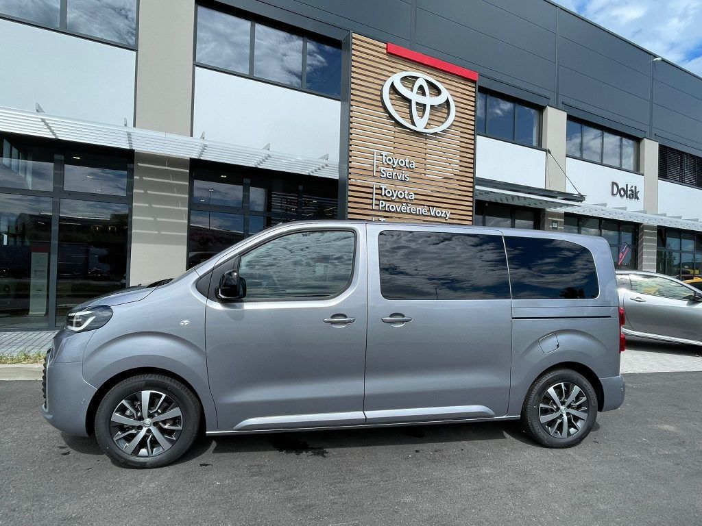 Toyota Proace Verso, 2.0D 144HP M/T Family 82 - fotka 4