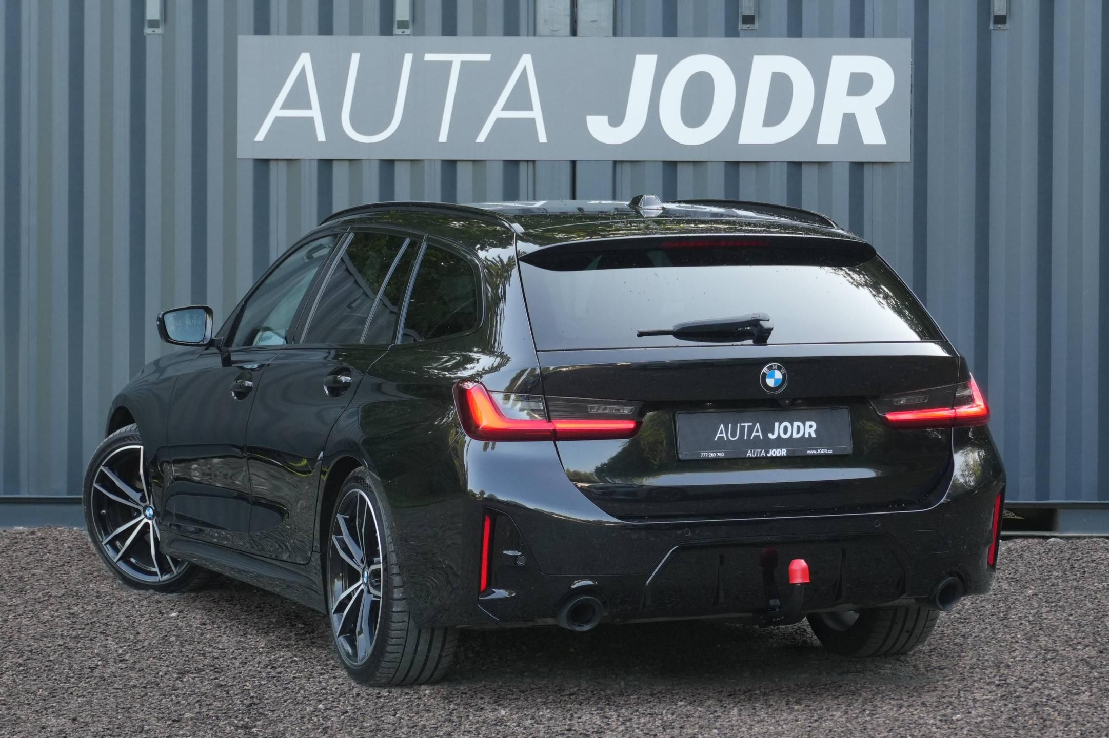 BMW Řada 3, 330d xDrive, Tažné, Kamera - fotka 5