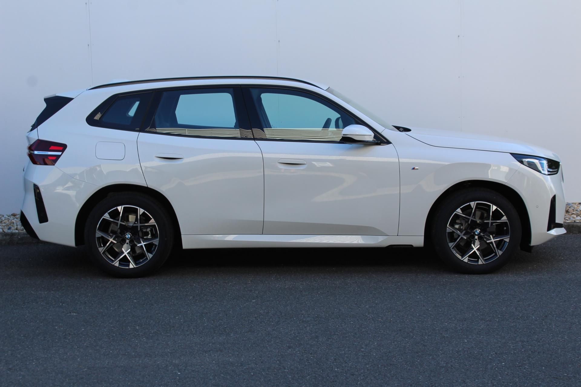 BMW X3, xDrive30e - fotka 3