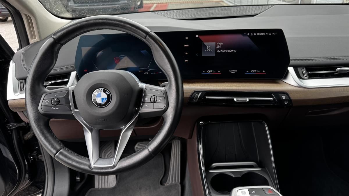 BMW Řada 2, 218d - fotka 6