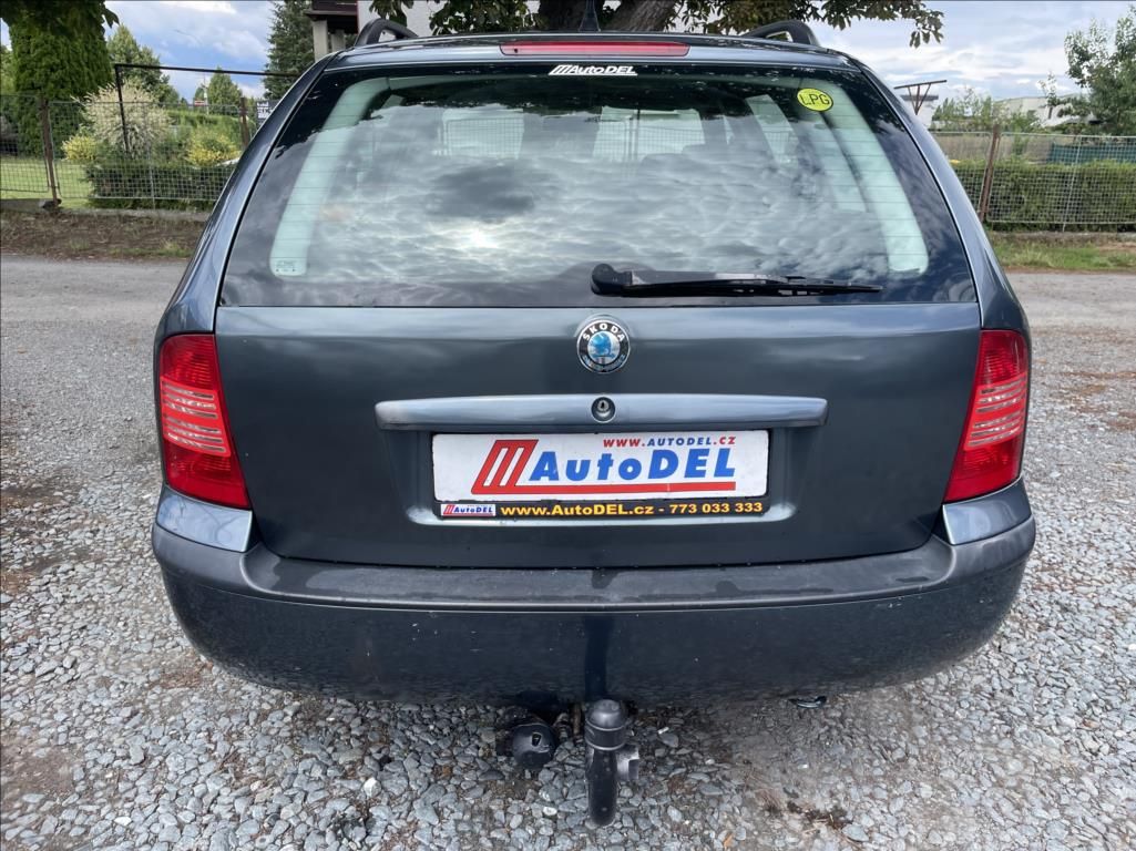 Škoda Octavia, 1,6 MPi  LPG,Klimatizace,Tažné - fotka 5