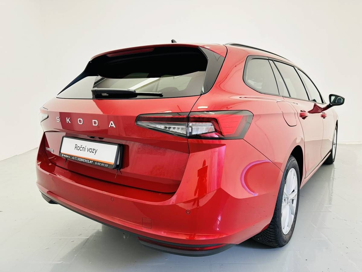 Škoda Superb, Combi Selection 2,0TDI 110kW D - fotka 2