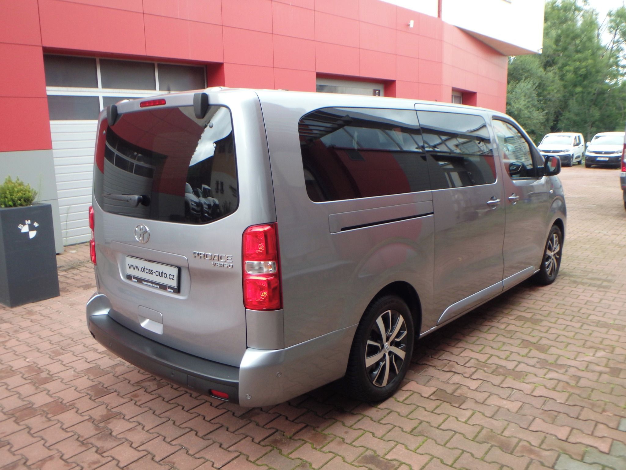 Toyota Proace, L2 - AT,LED,NAVI, ACC , 8míst - fotka 6