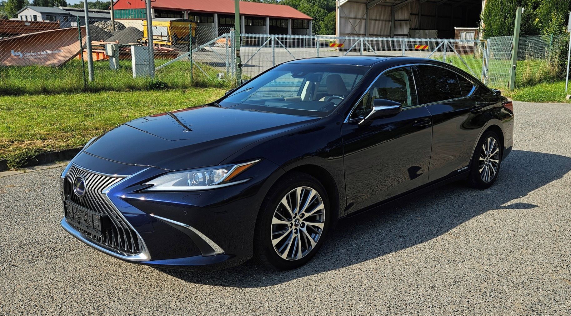 Lexus ES 300h, 2.5i+el 131kW hybrid 60700km! - fotka 2