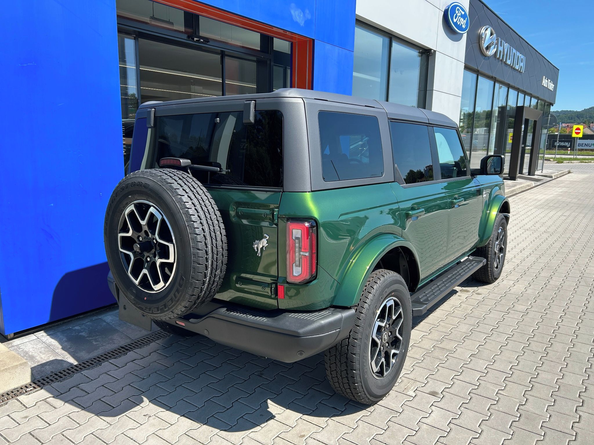 Ford Bronco, 2.7 EcoBoost 246kW OUTER BANKS - fotka 6
