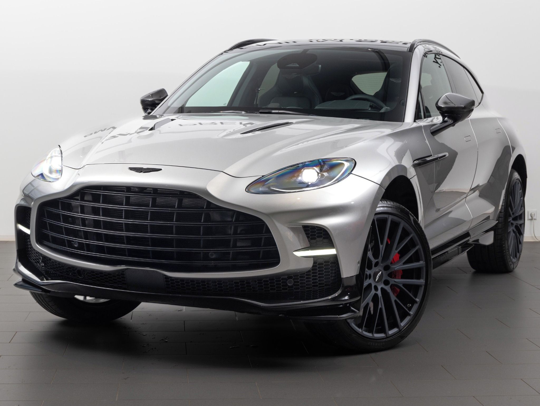 Aston Martin DBX, 707, nový infotainment, PPF - fotka 2