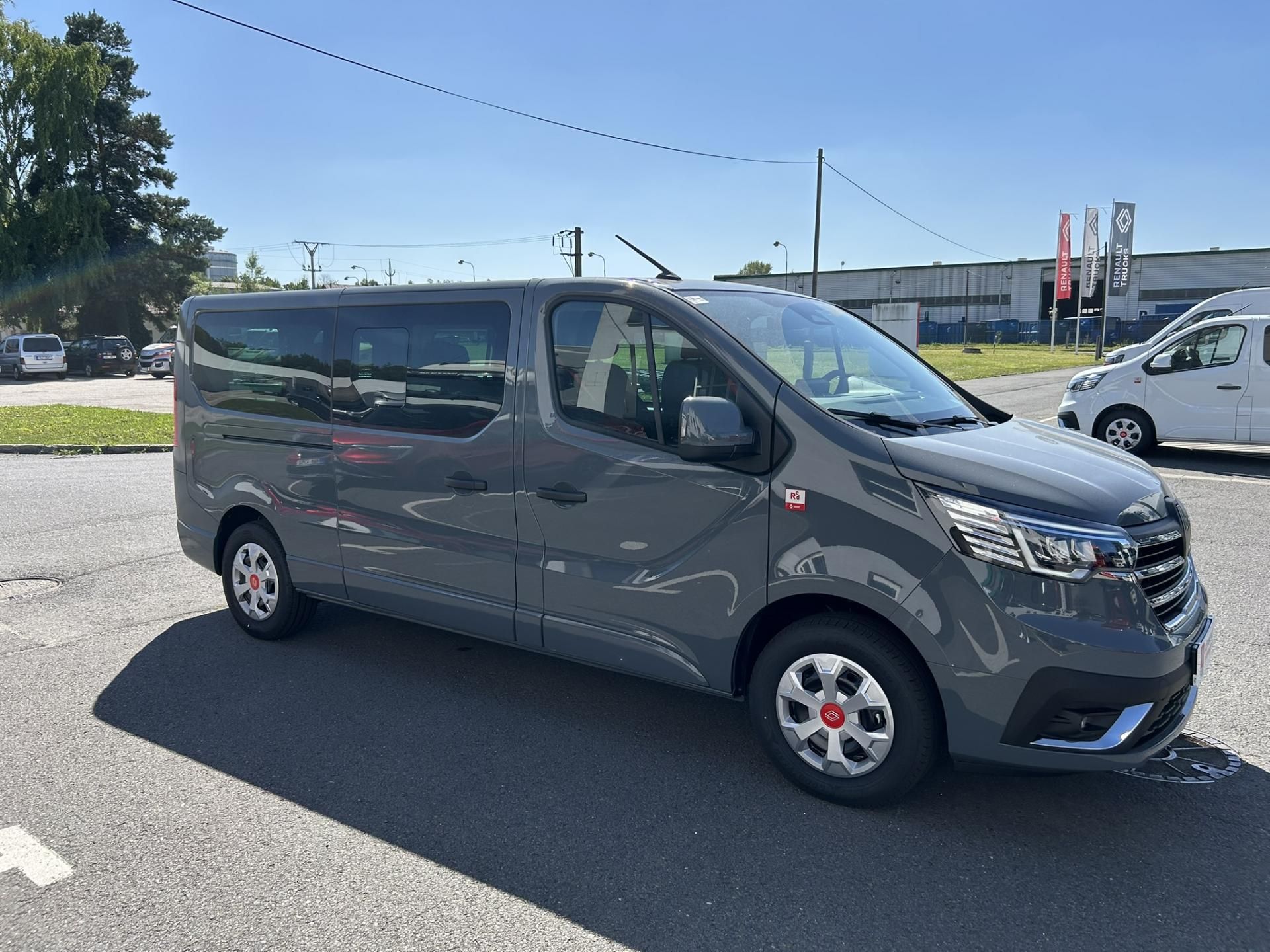 Renault Trafic, COMBI L2H1 150k RED 8 míst - fotka 6