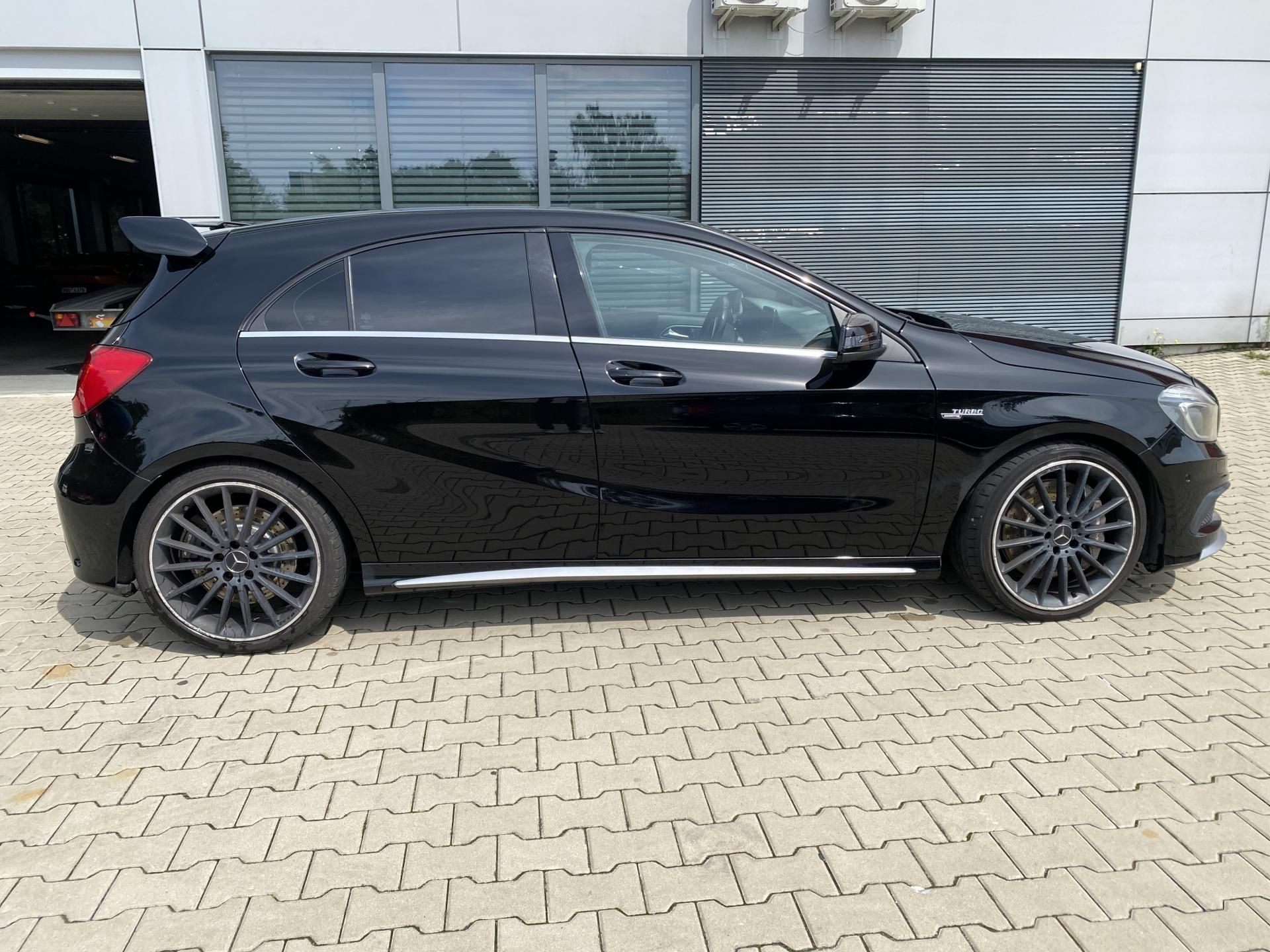 Mercedes-Benz Třídy A, AMG A 45 4M - fotka 6