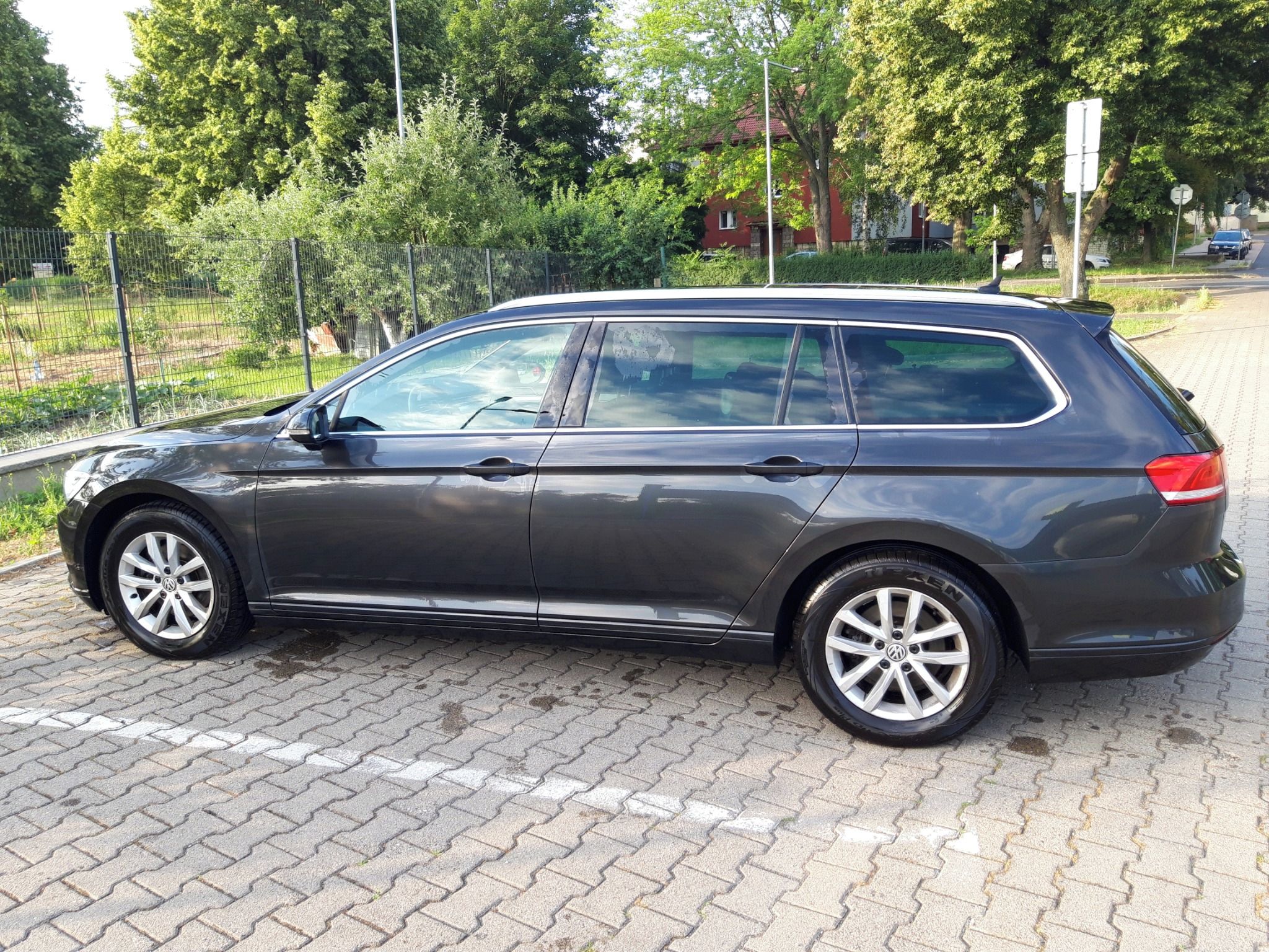Volkswagen Passat, 2.0 TDI/ 110 kw/ Highline/ DSG - fotka 2