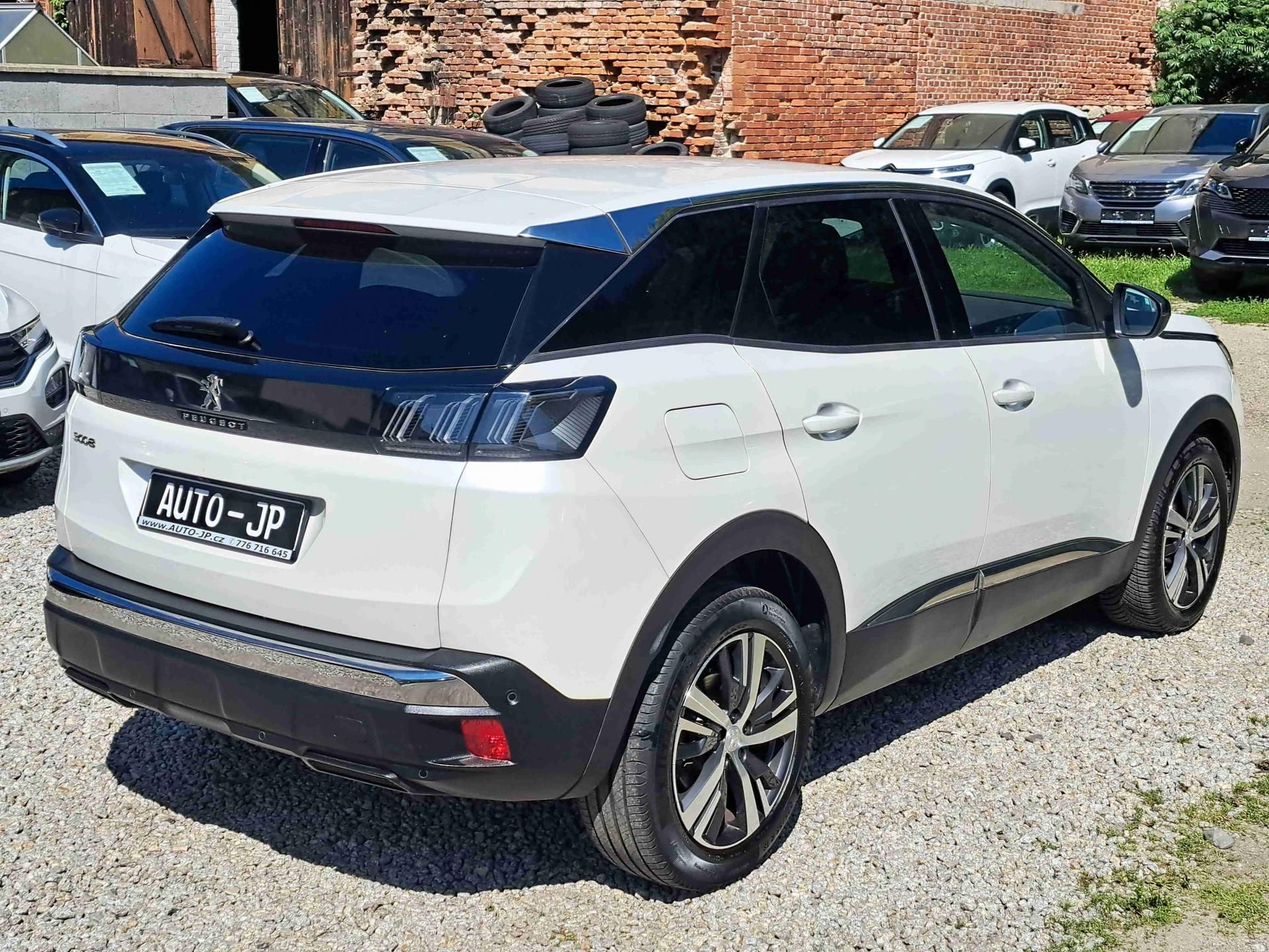 Peugeot 3008, 1,2 PT EAT8 ALLURE kamera NAVI - fotka 3